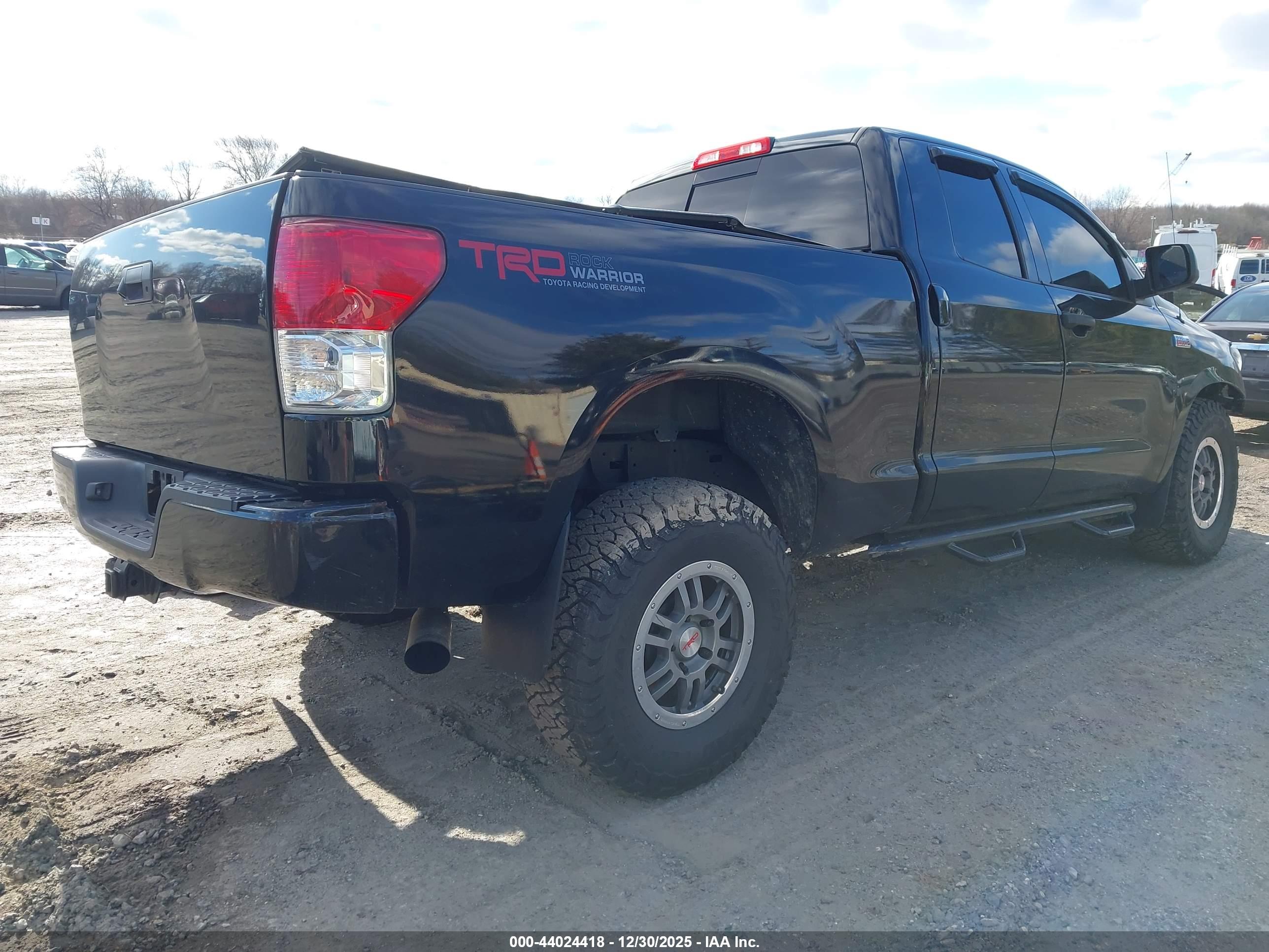 TOYOTA TUNDRA image 4