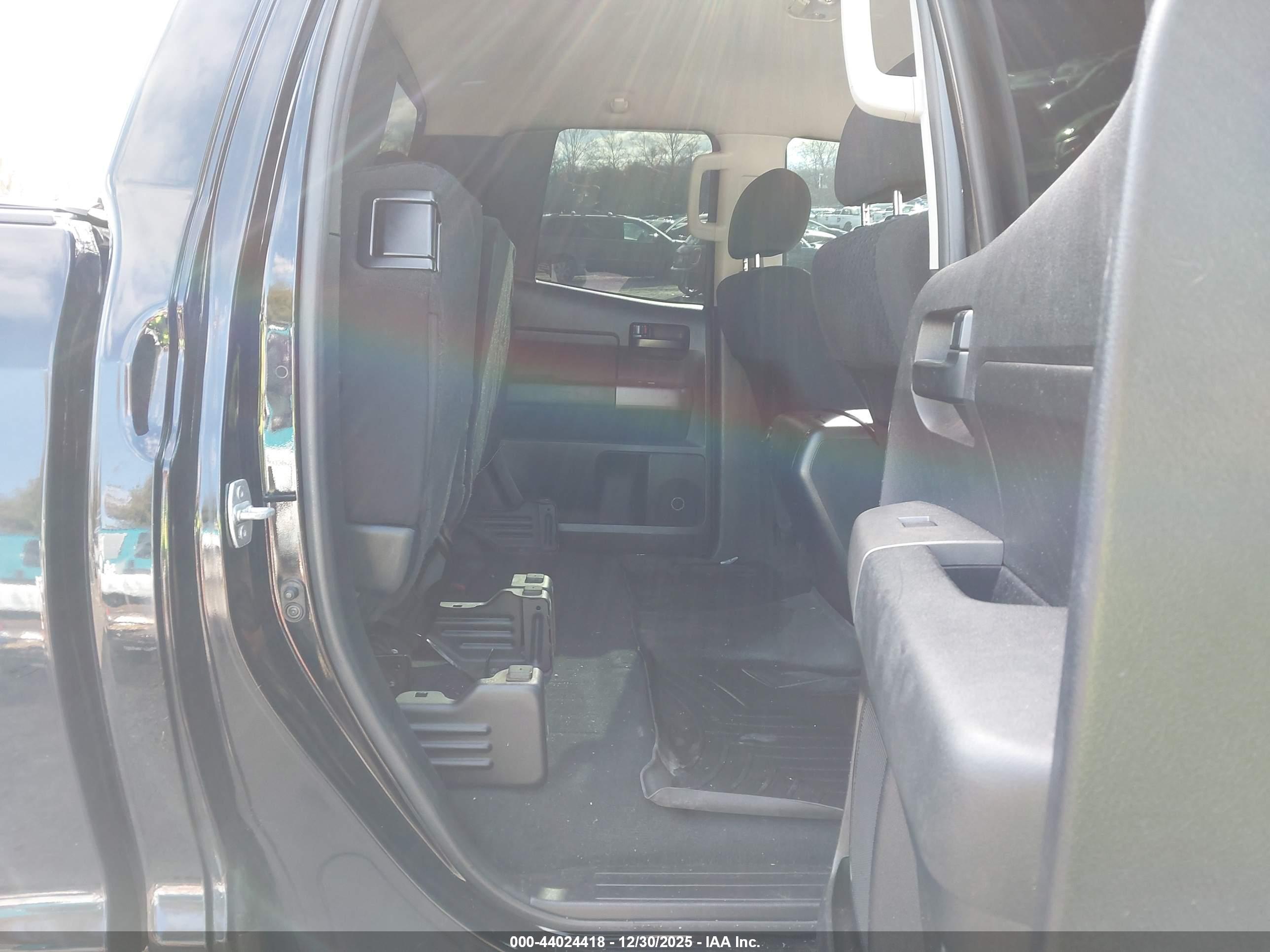 TOYOTA TUNDRA image 8