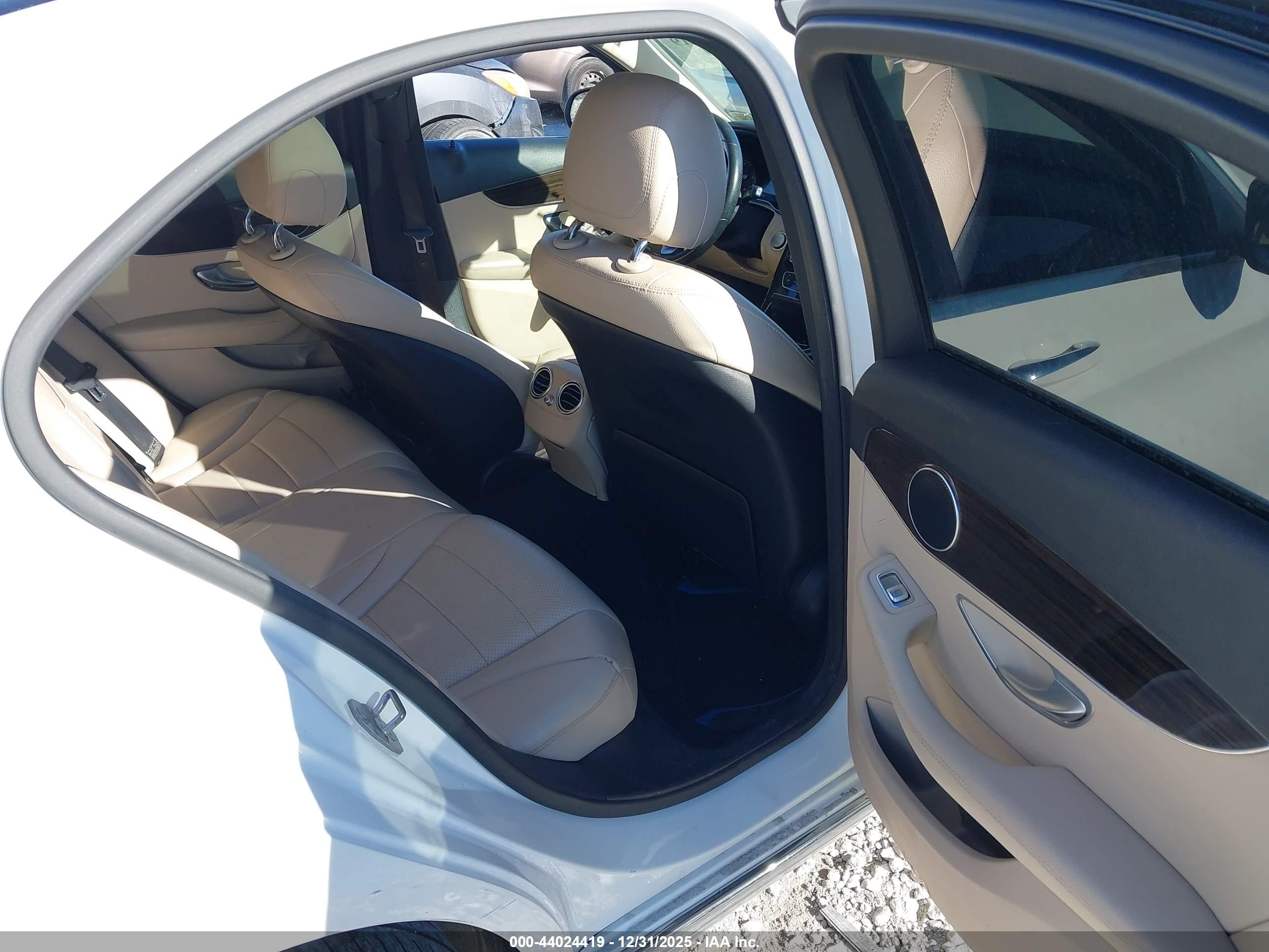 MERCEDES-BENZ C image 8
