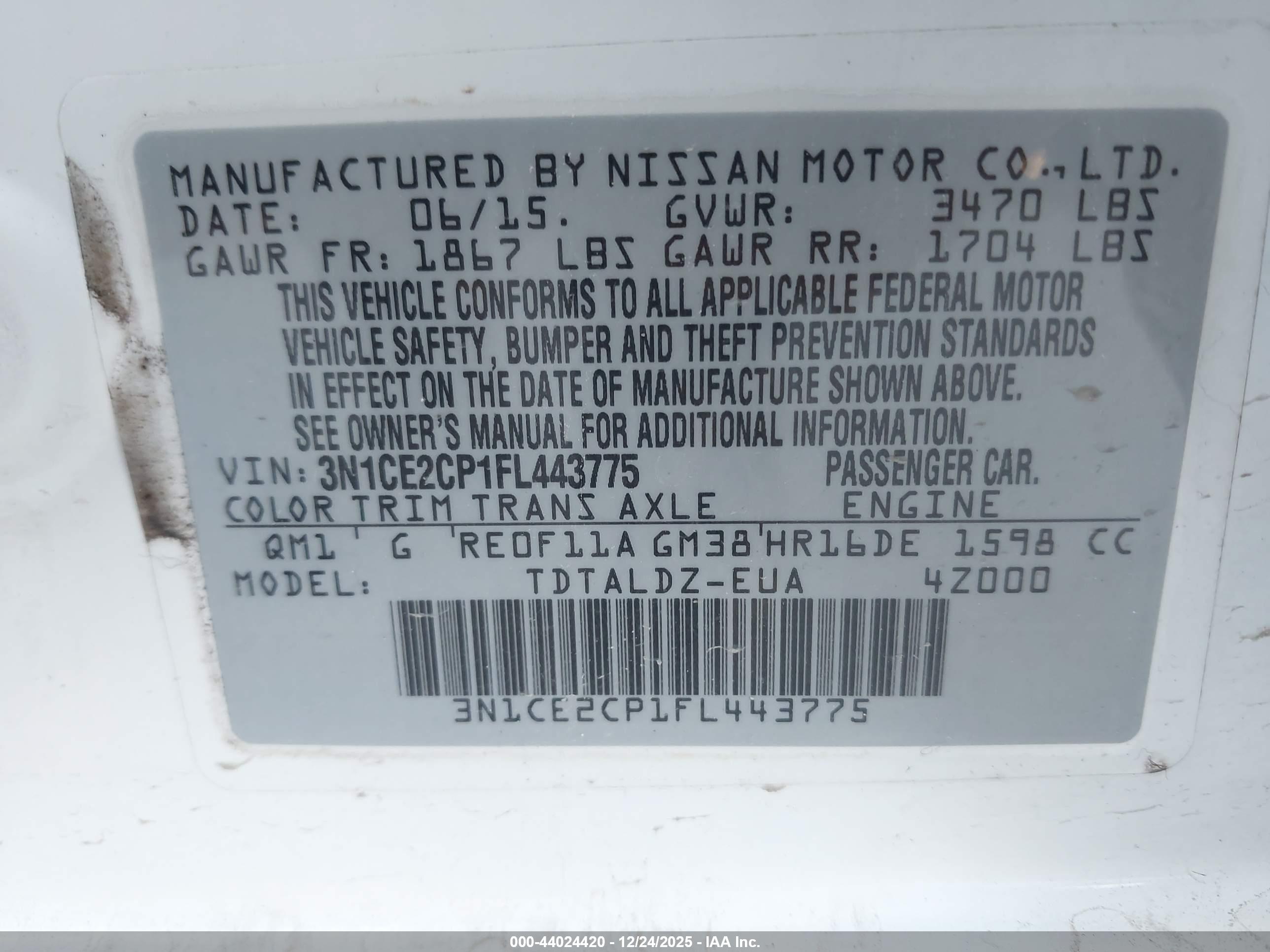 NISSAN VERSA image 9