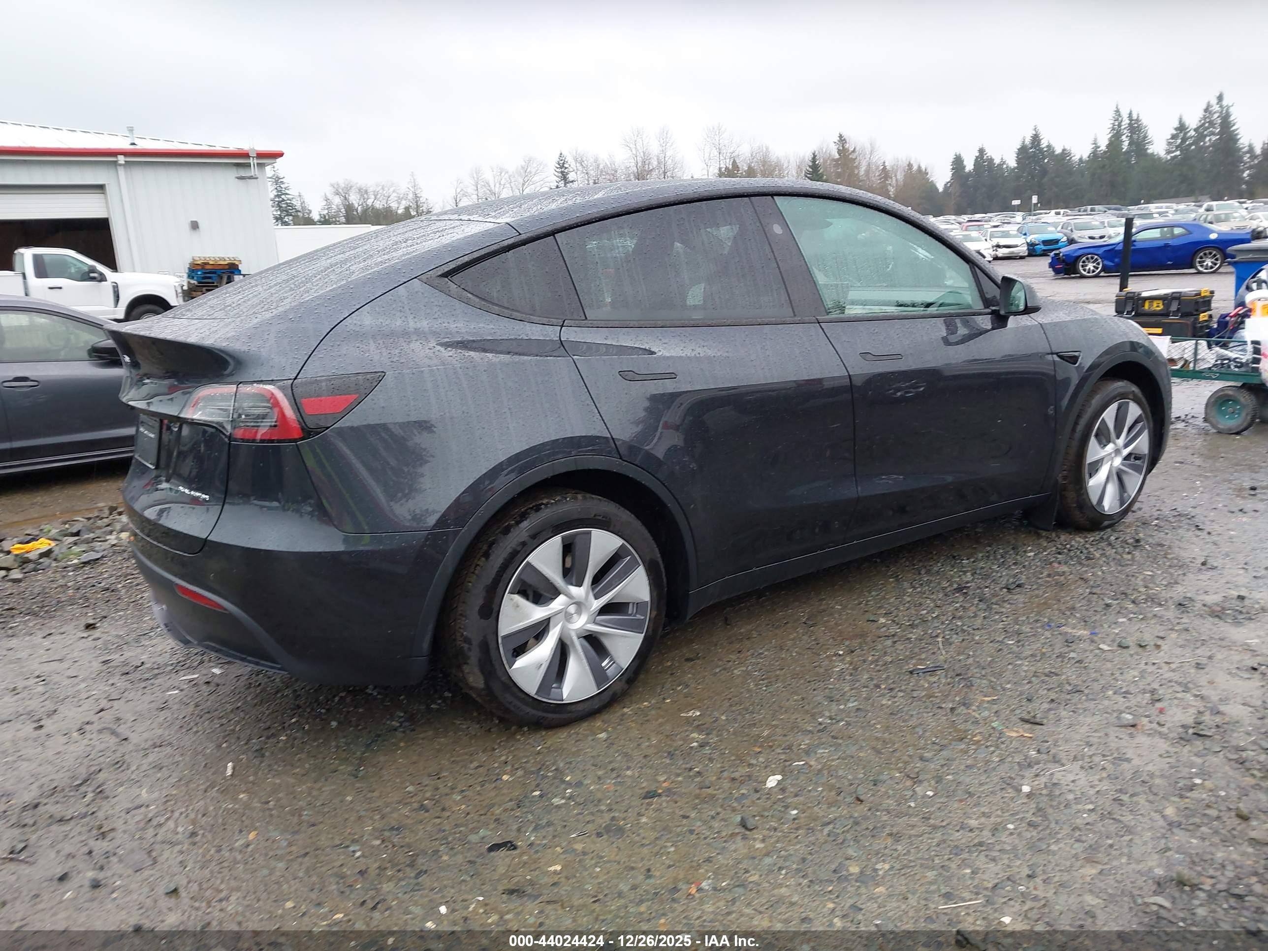 TESLA MODEL image 4