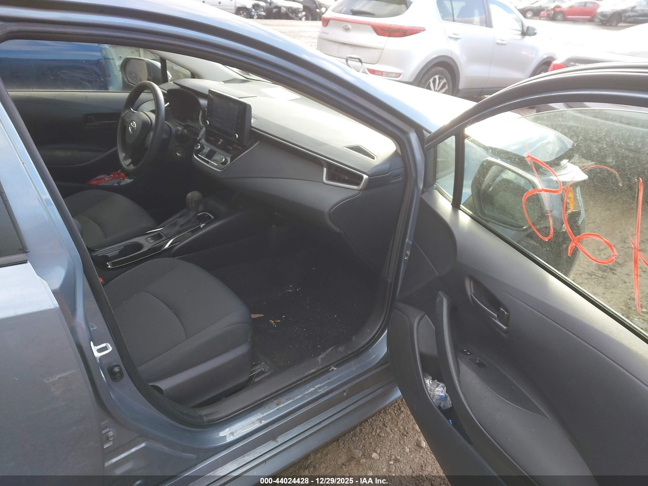 TOYOTA COROLLA image 5