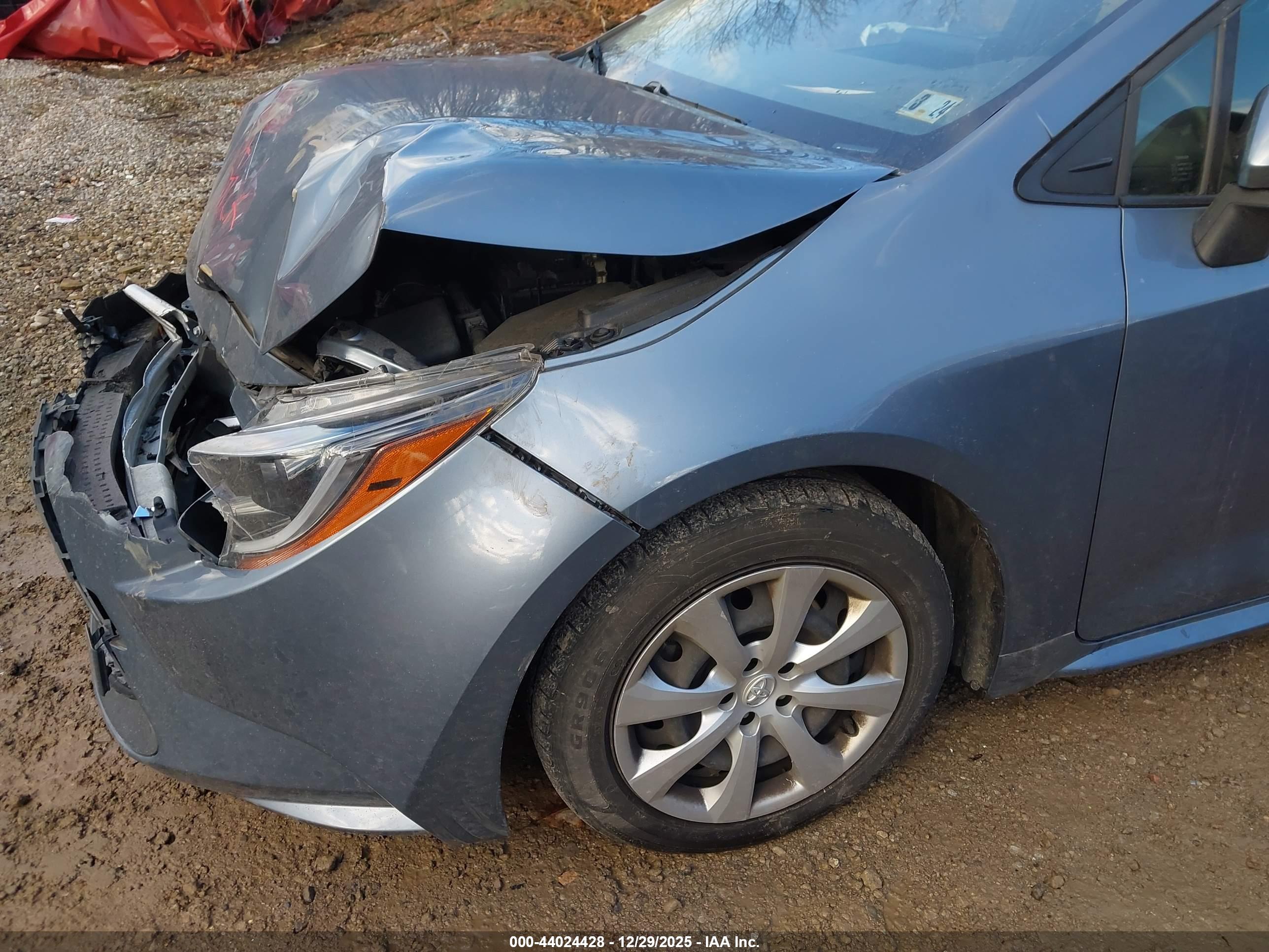 TOYOTA COROLLA image 6