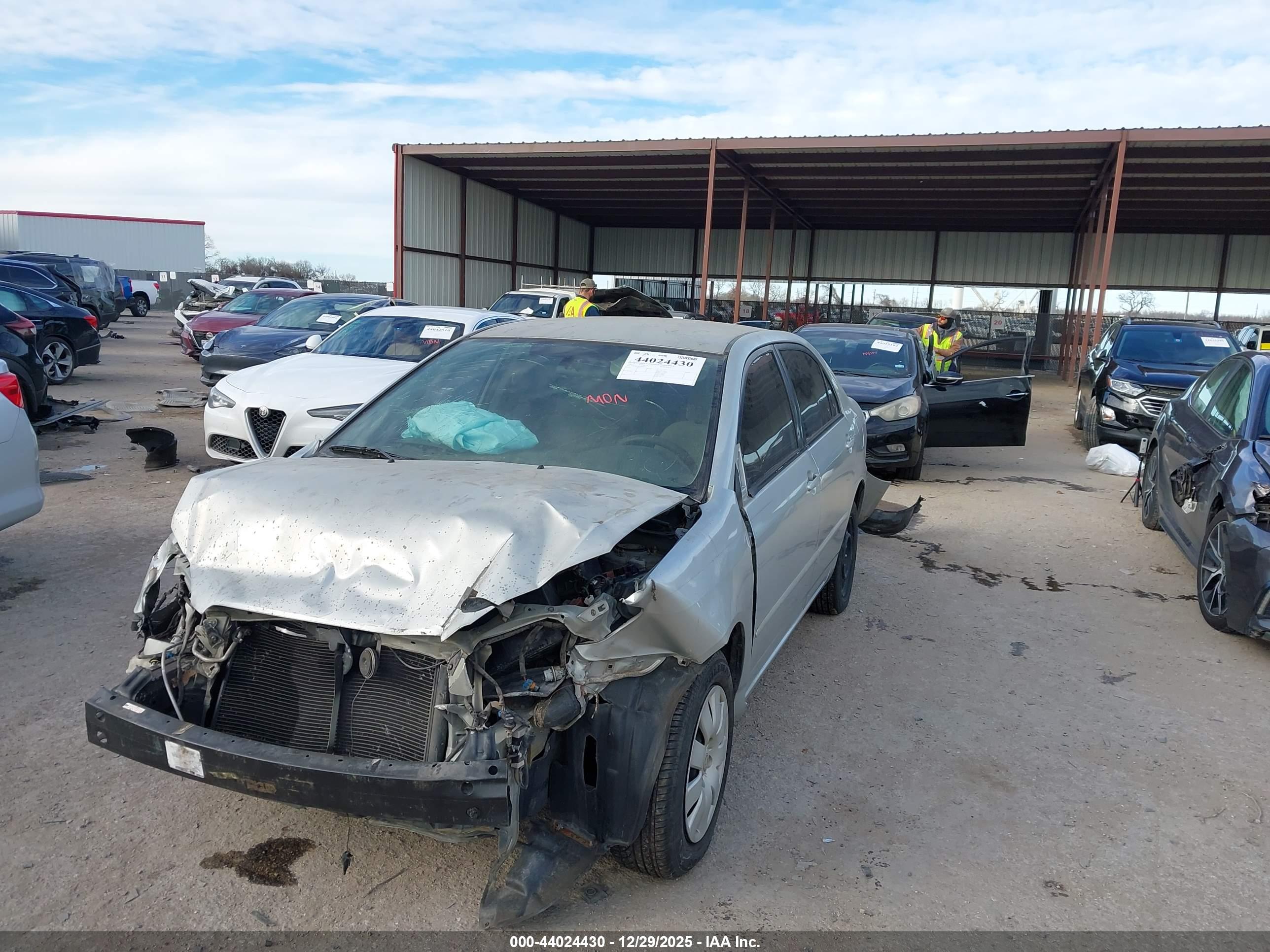 TOYOTA COROLLA image 2