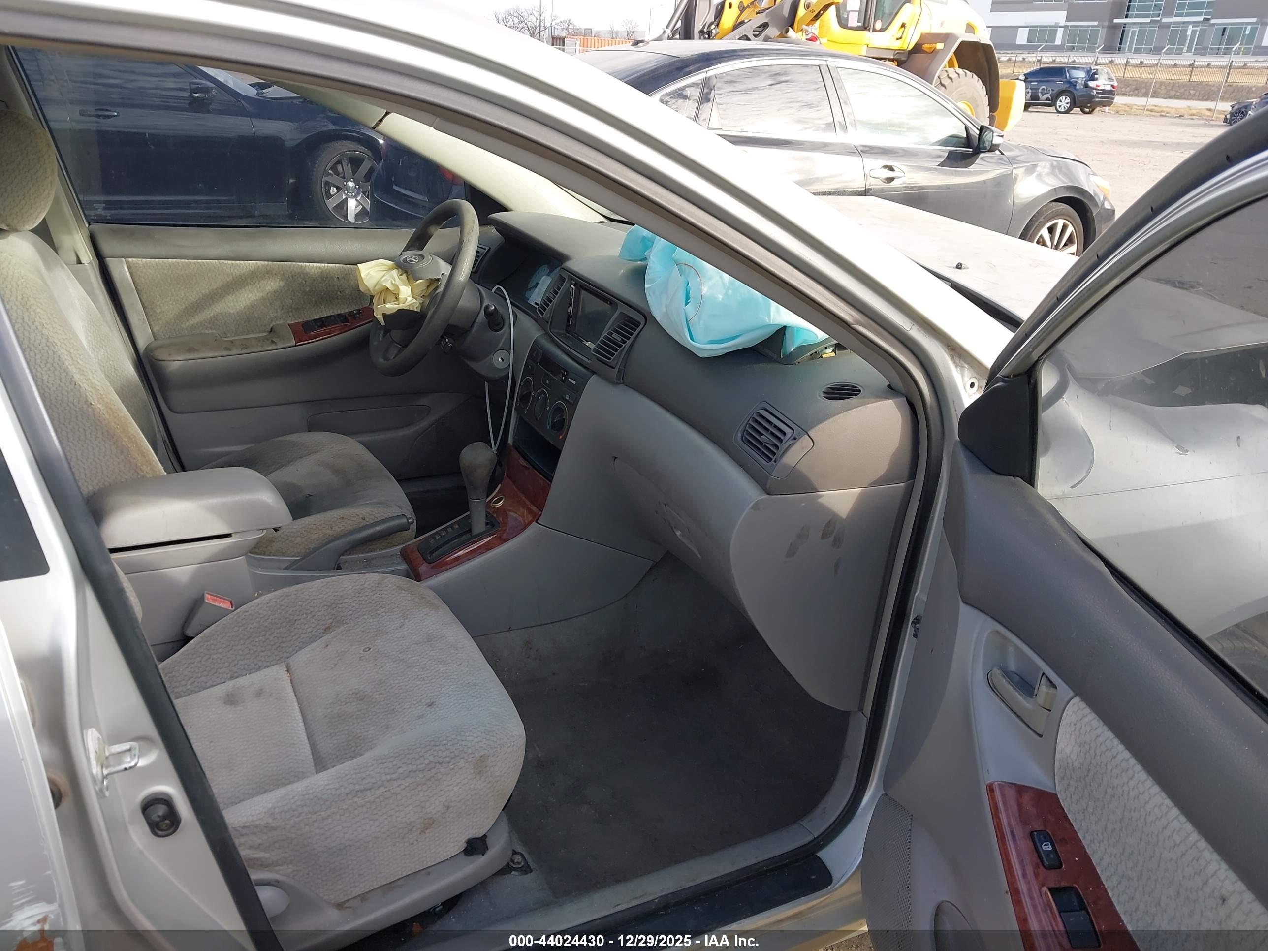 TOYOTA COROLLA image 5