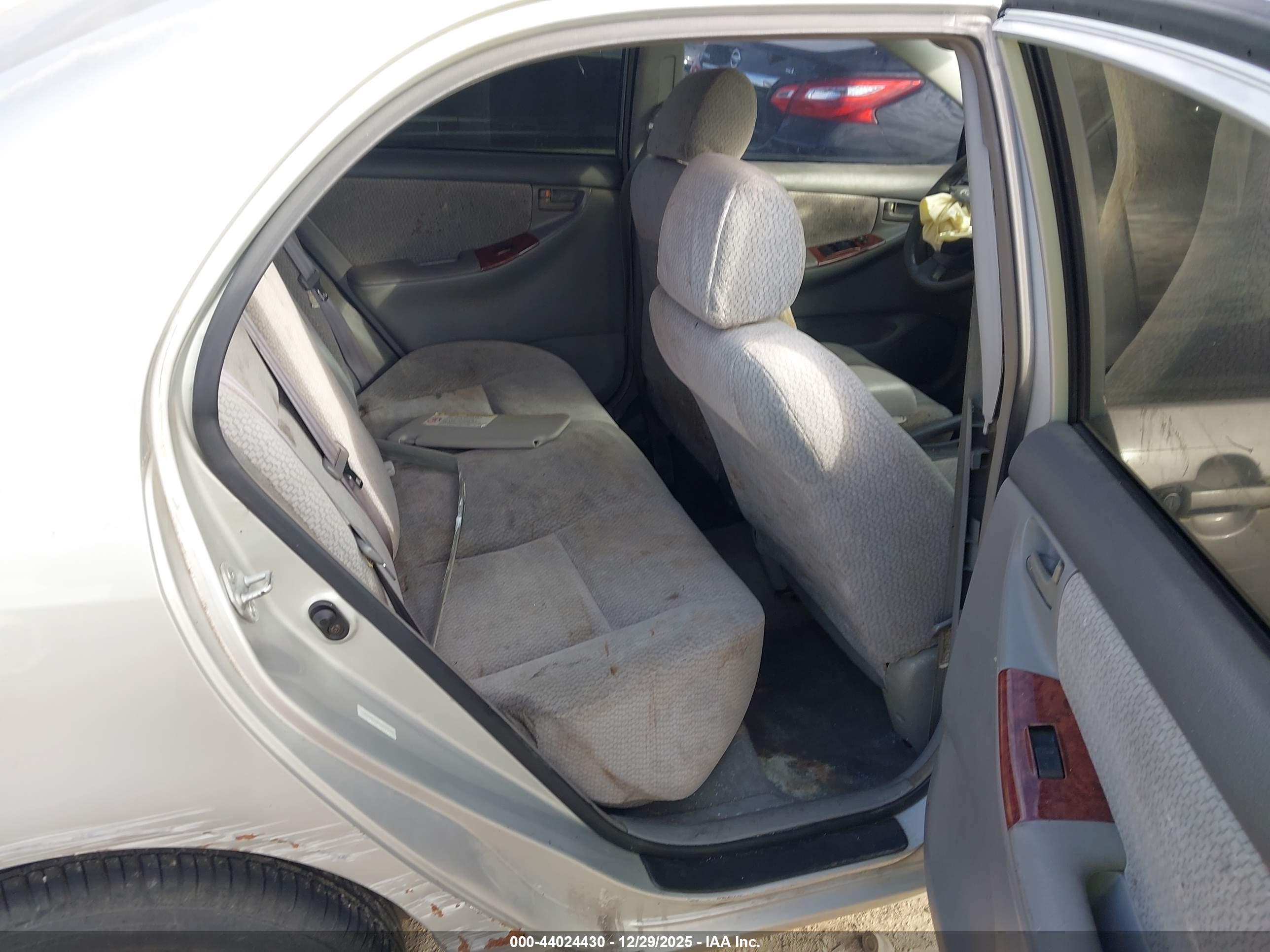 TOYOTA COROLLA image 8