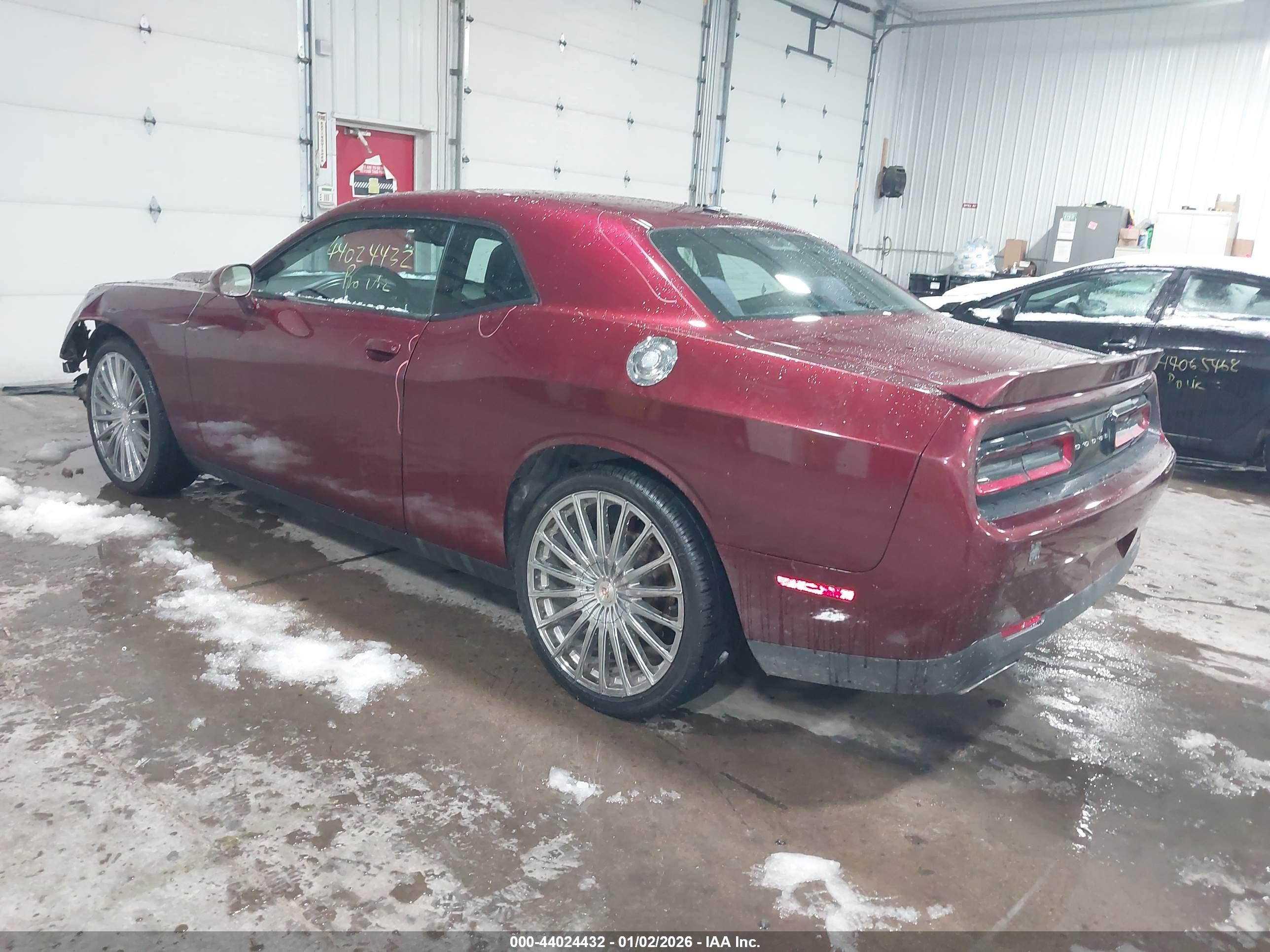 DODGE CHALLENGER image 3