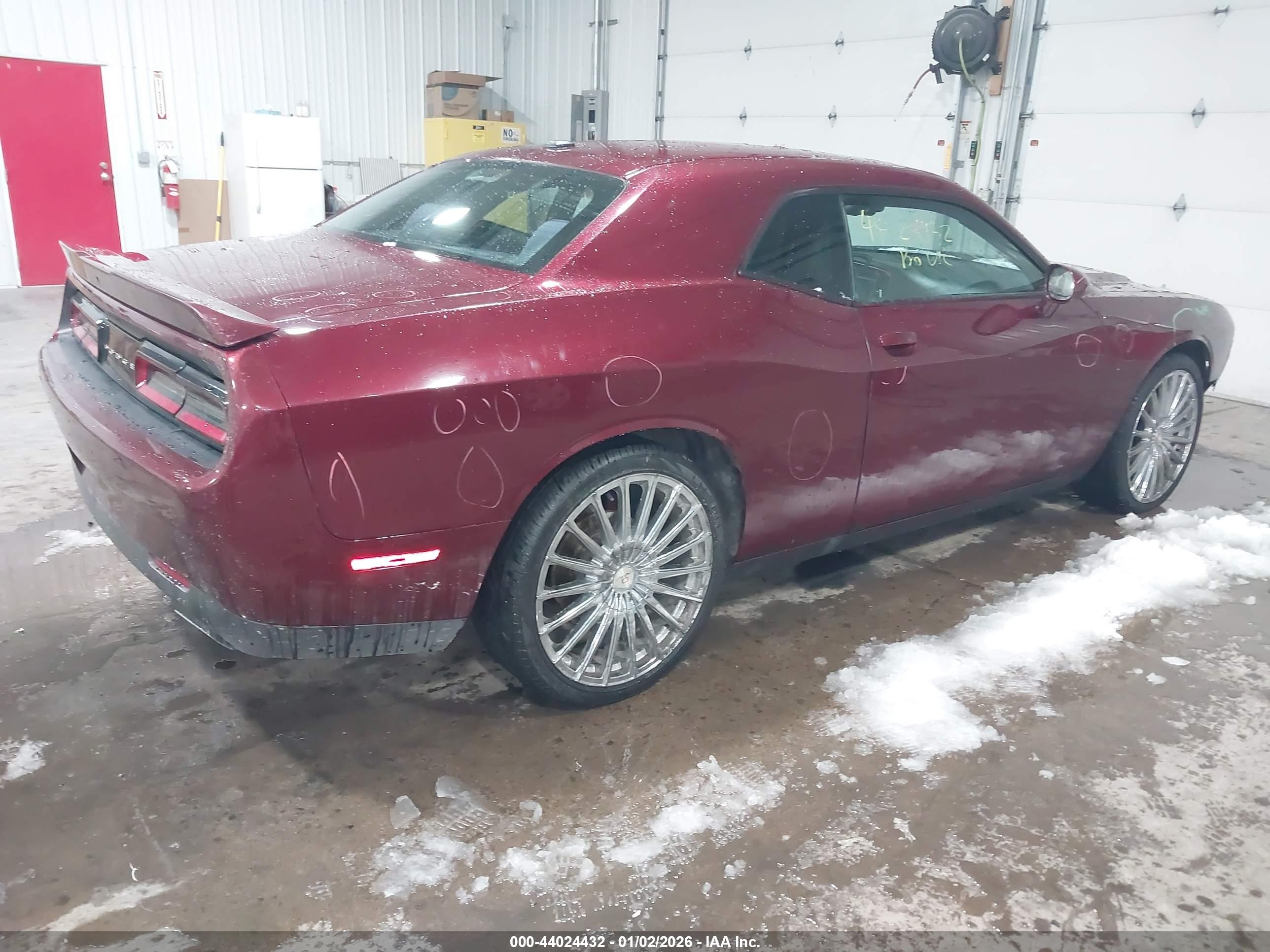 DODGE CHALLENGER image 4