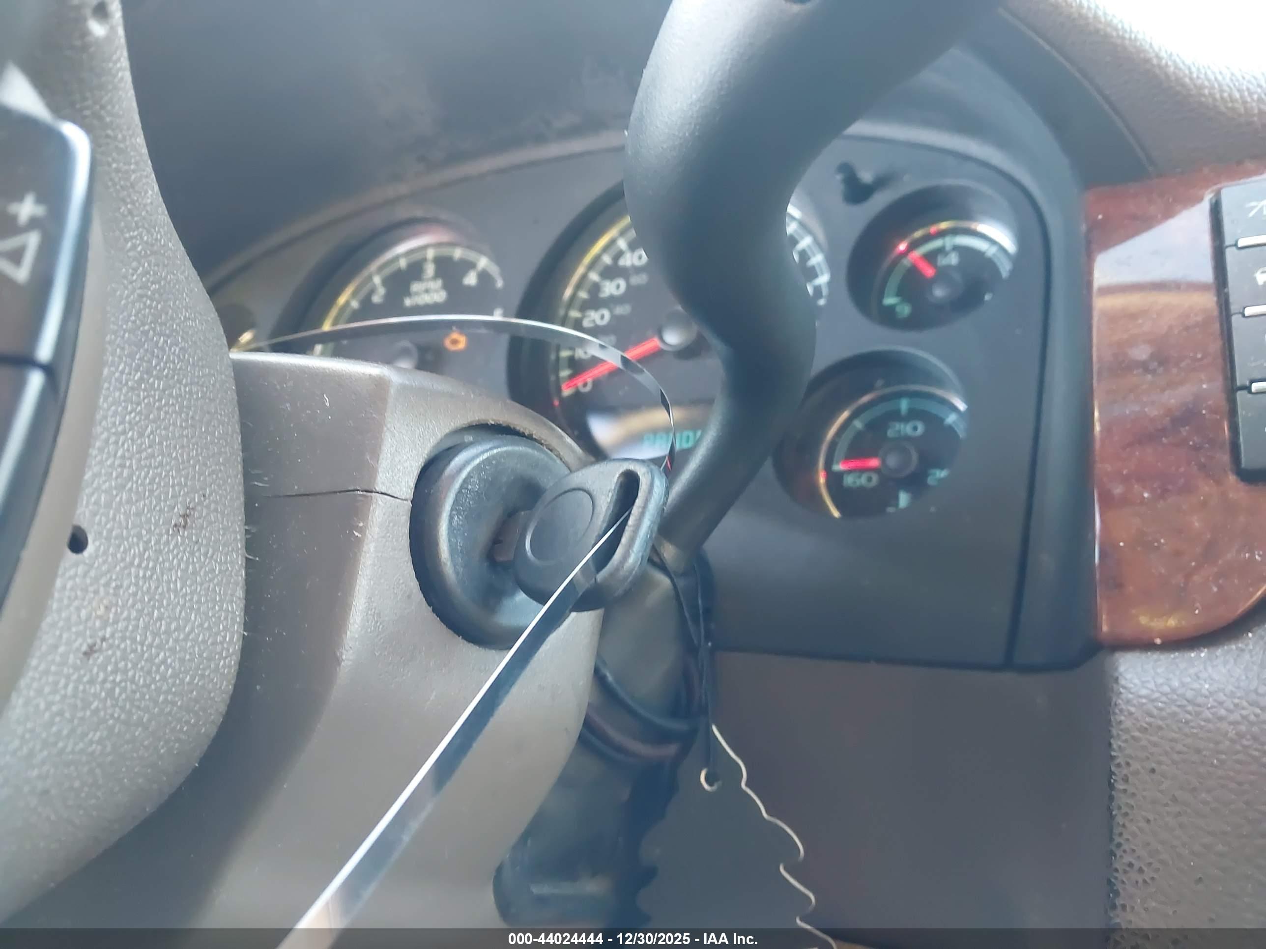 GMC YUKON image 11