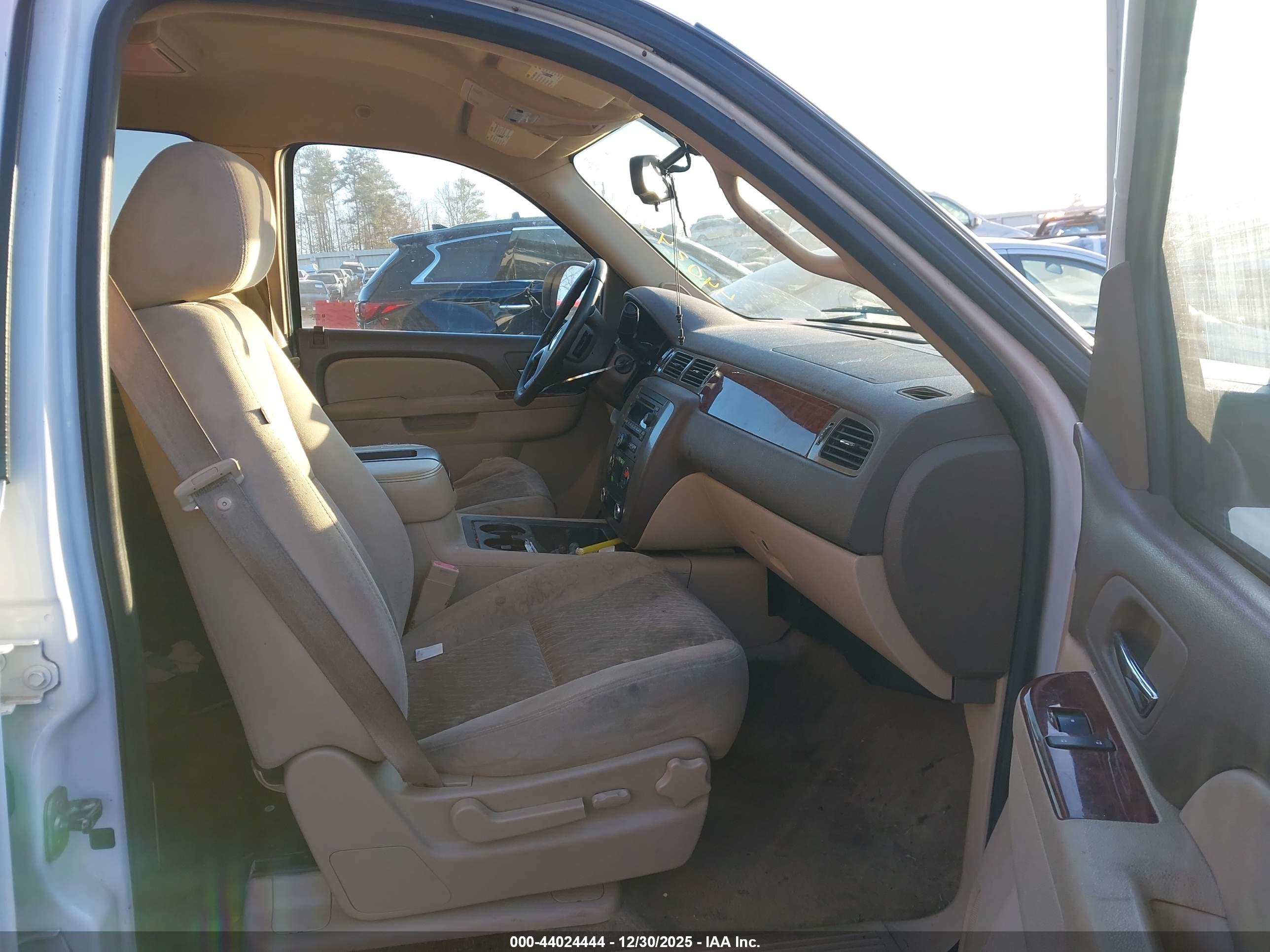 GMC YUKON image 5