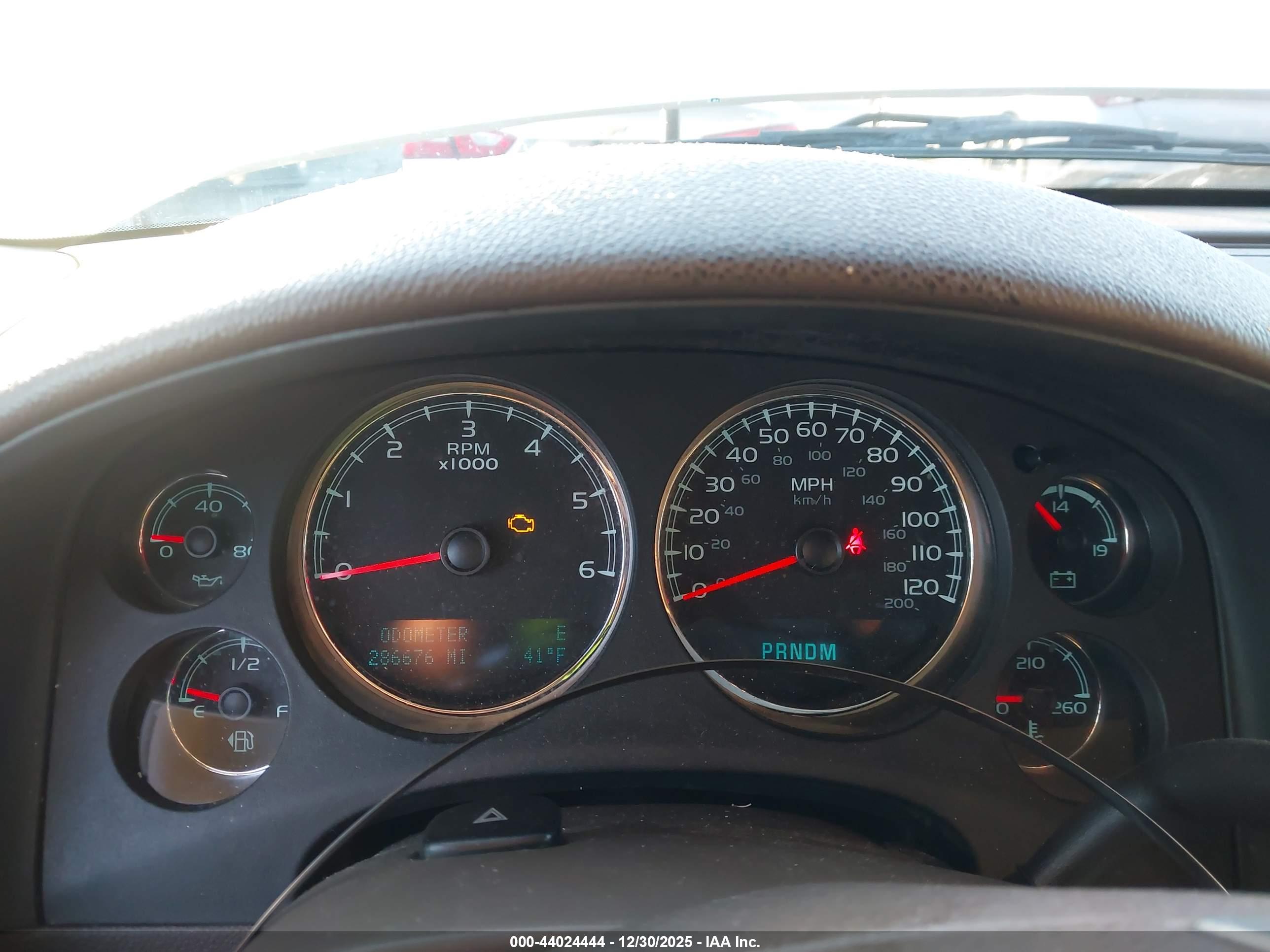 GMC YUKON image 7