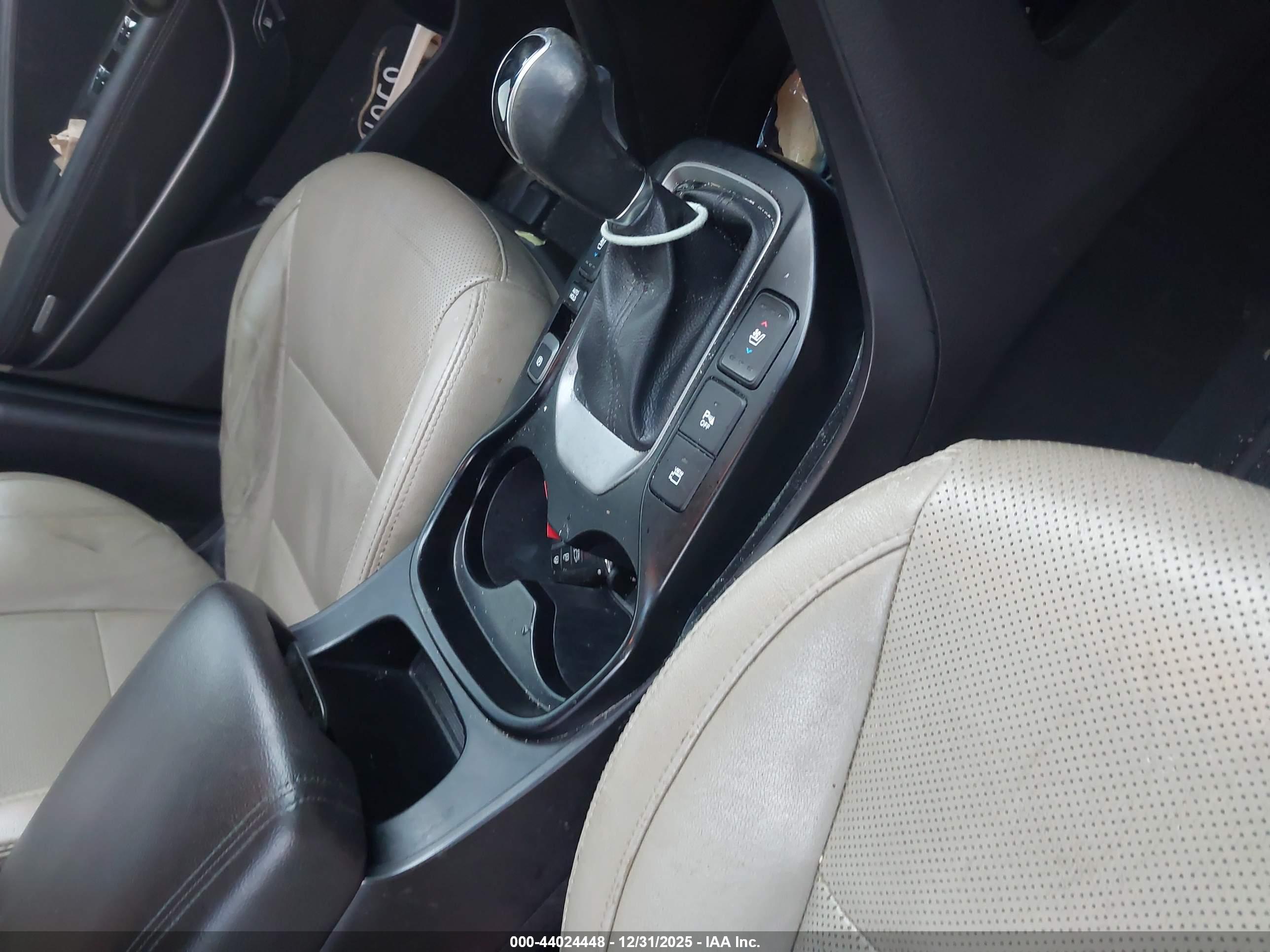 HYUNDAI SANTA image 5