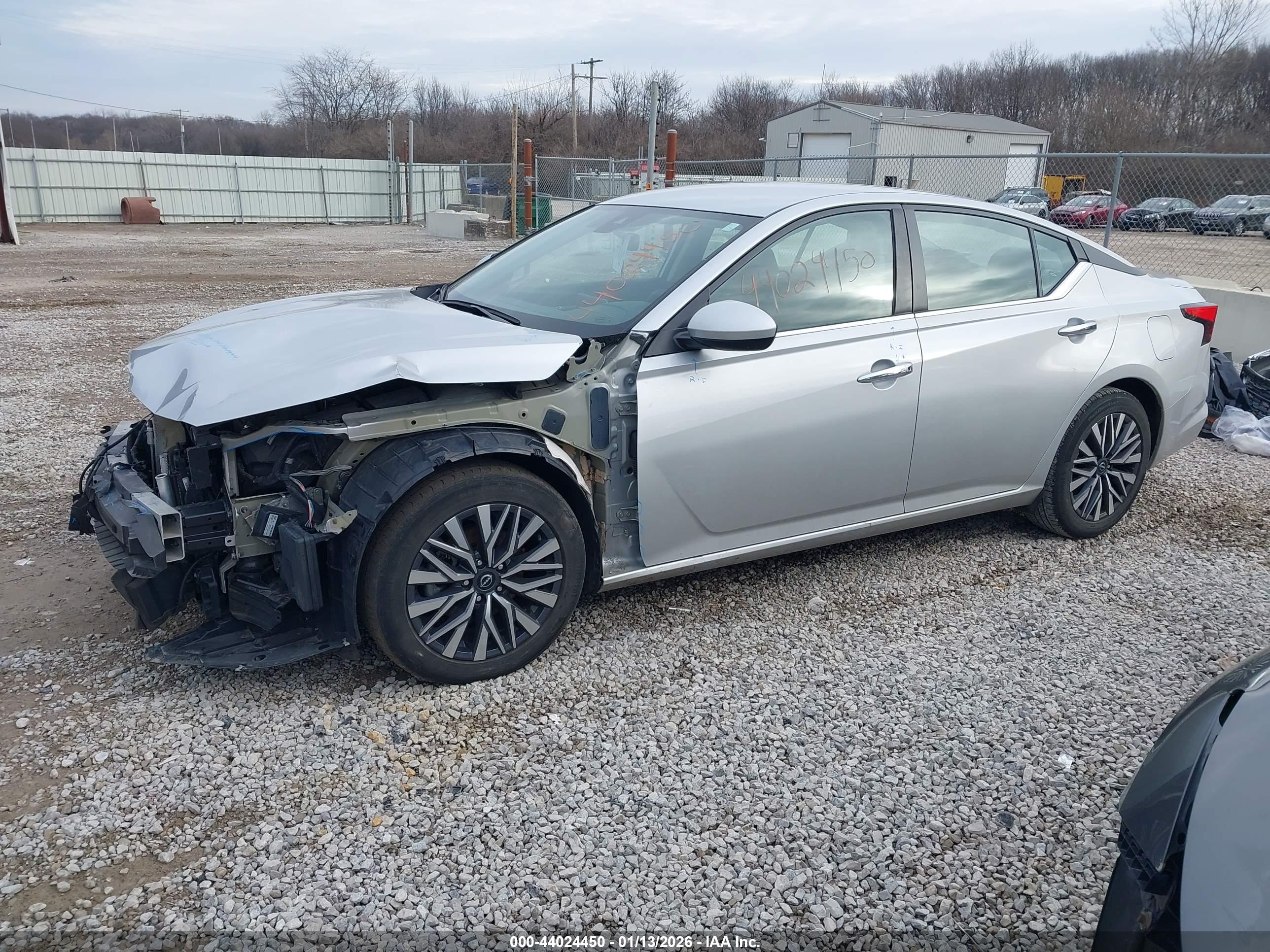 NISSAN ALTIMA image 2