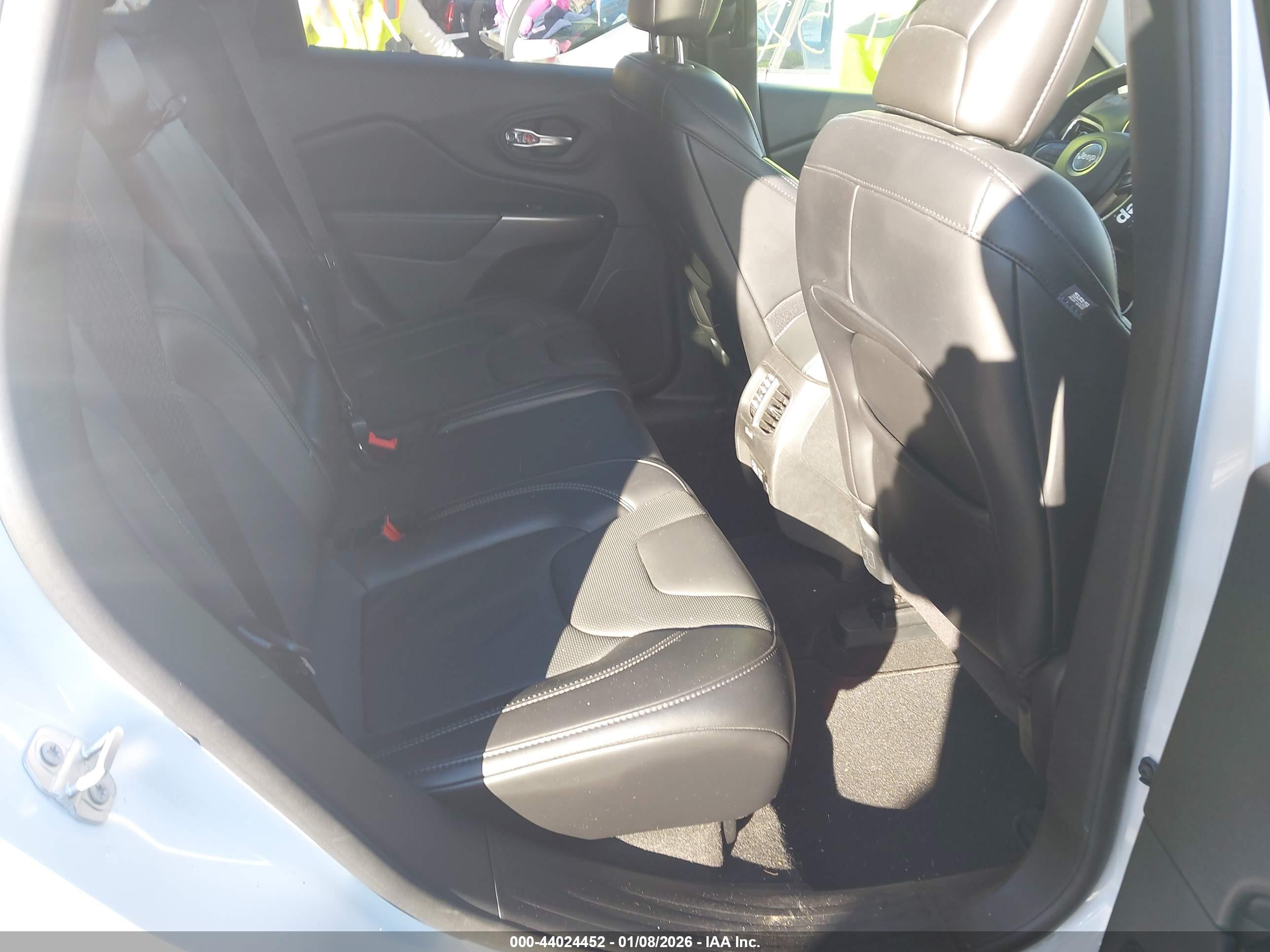 JEEP CHEROKEE image 8