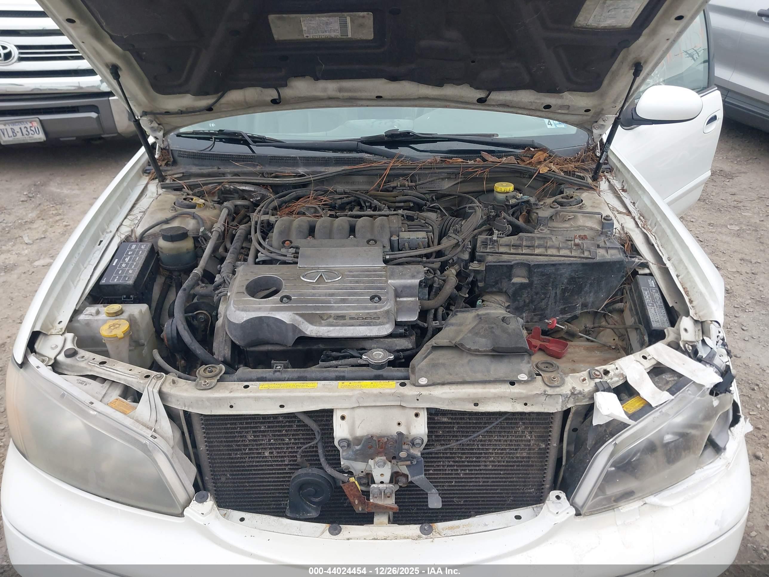 INFINITI I30 image 10