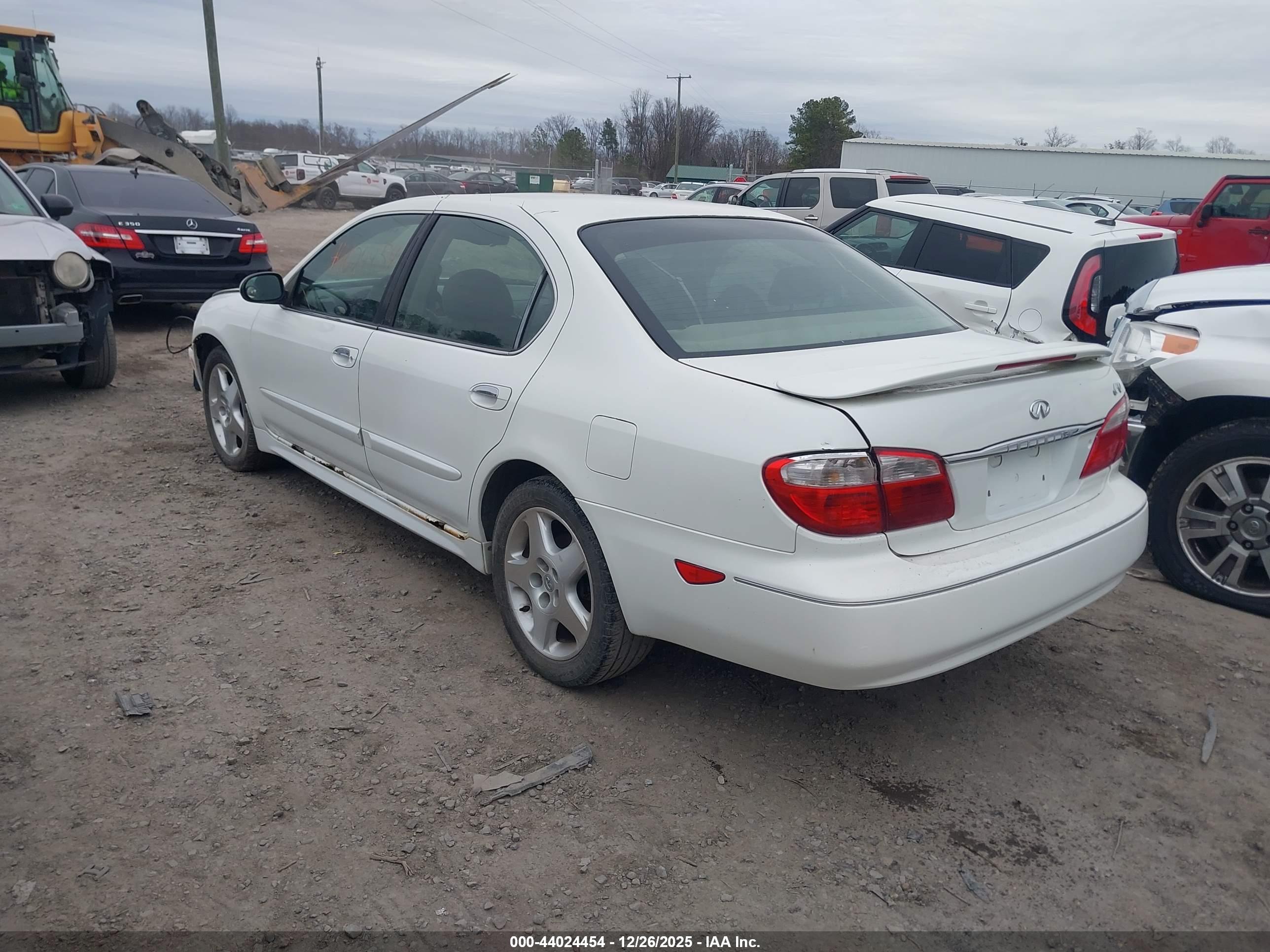 INFINITI I30 image 3