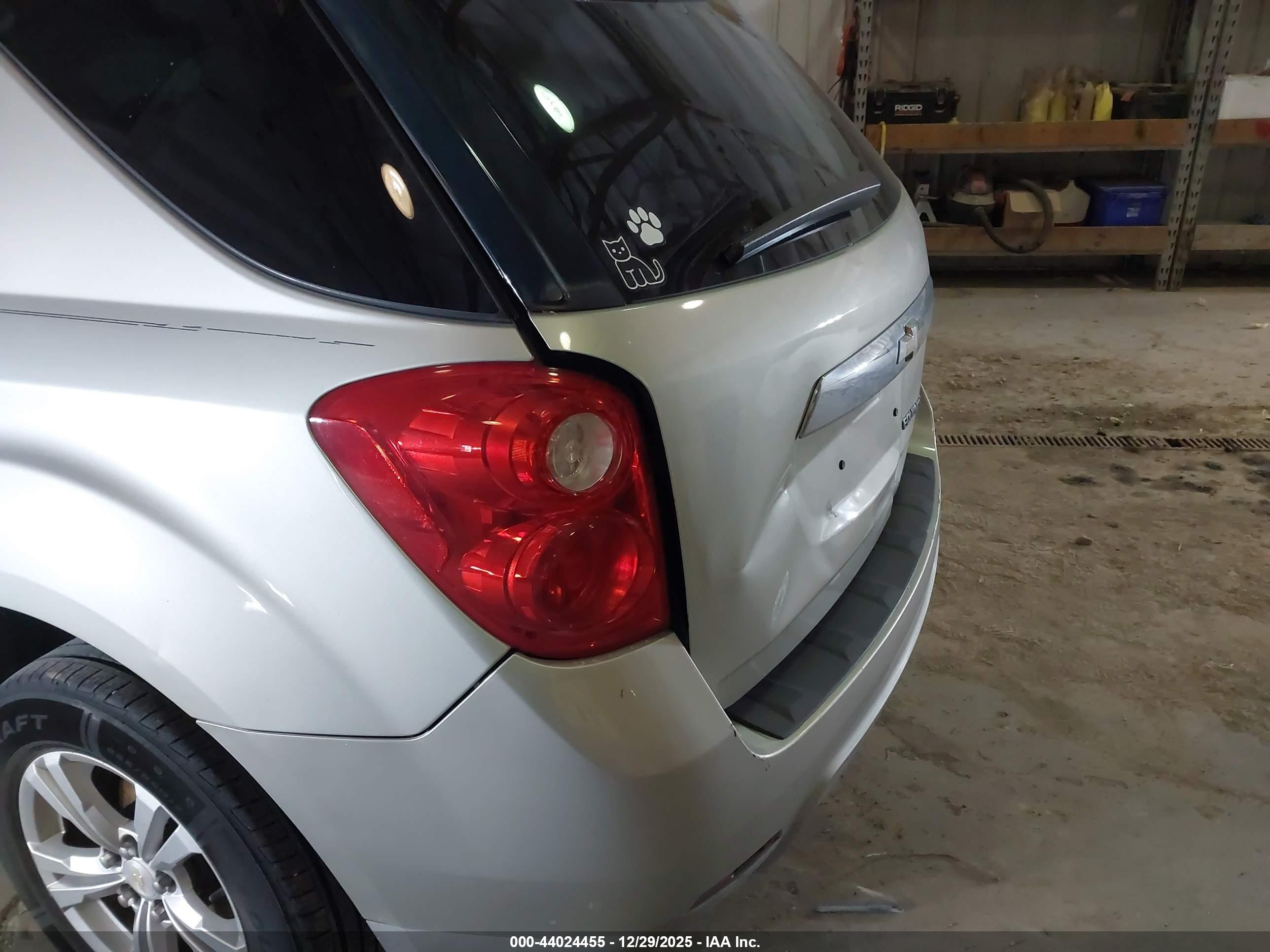 CHEVROLET EQUINOX image 6