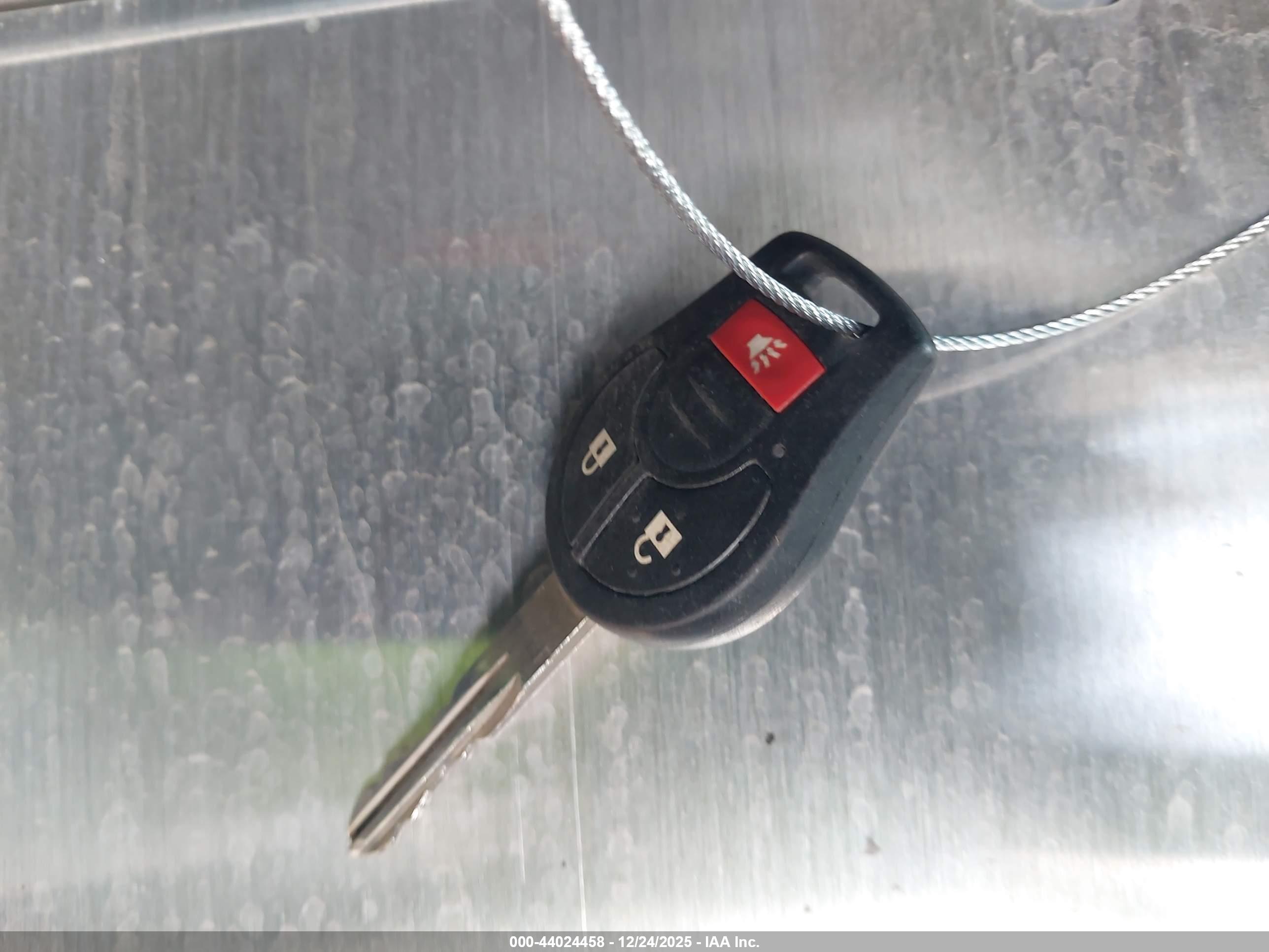 NISSAN ROGUE image 11