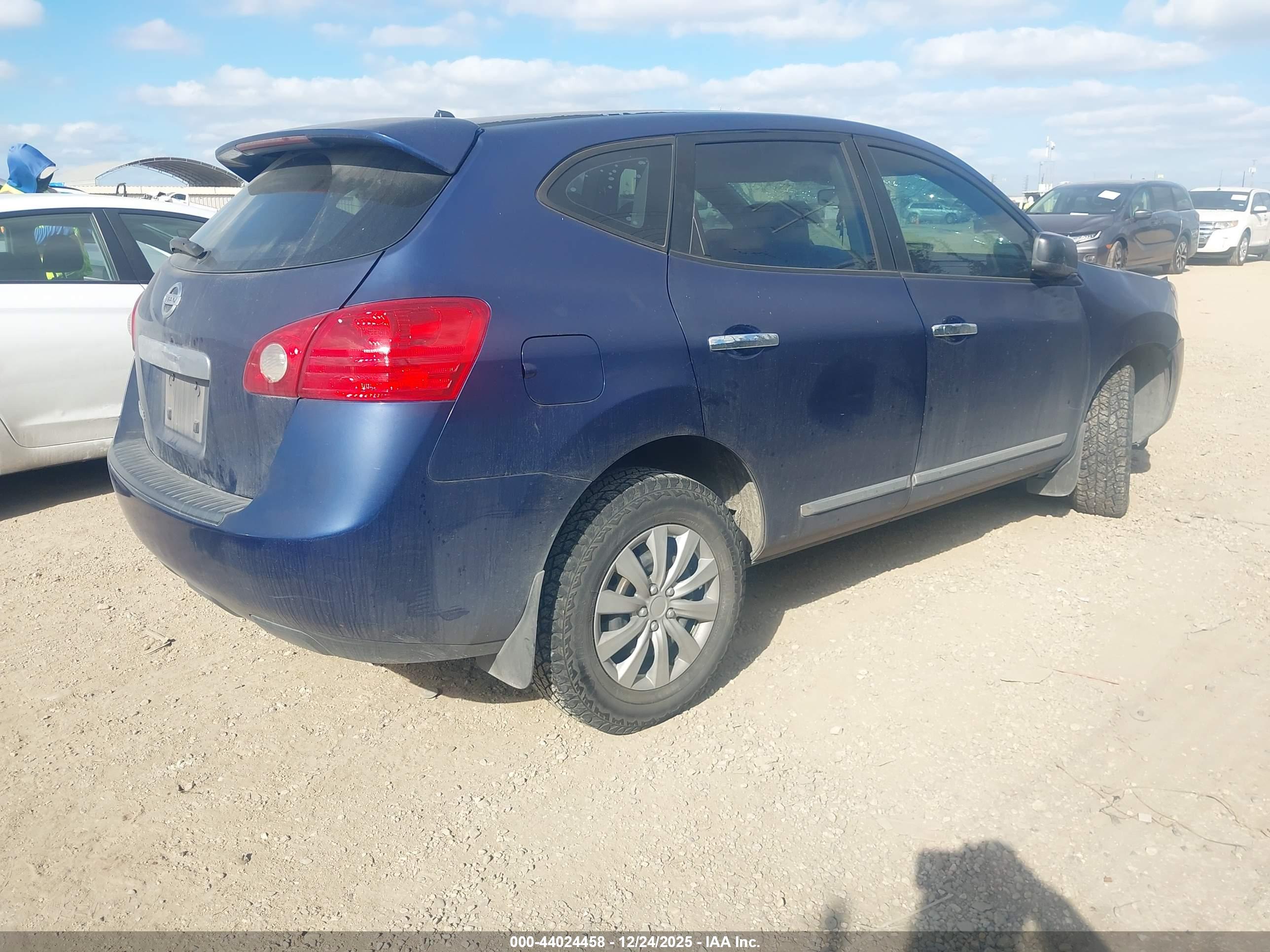 NISSAN ROGUE image 4