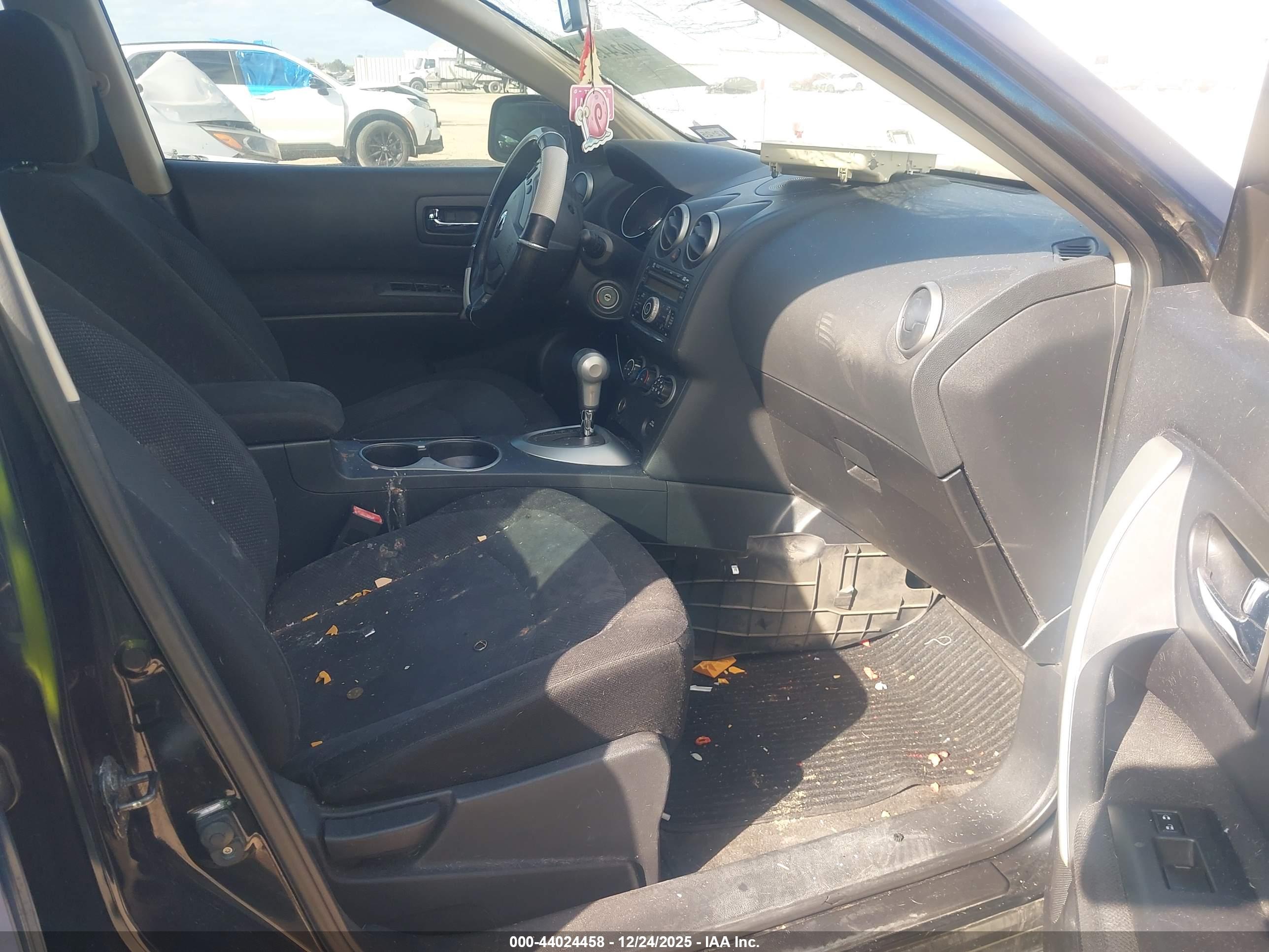 NISSAN ROGUE image 5