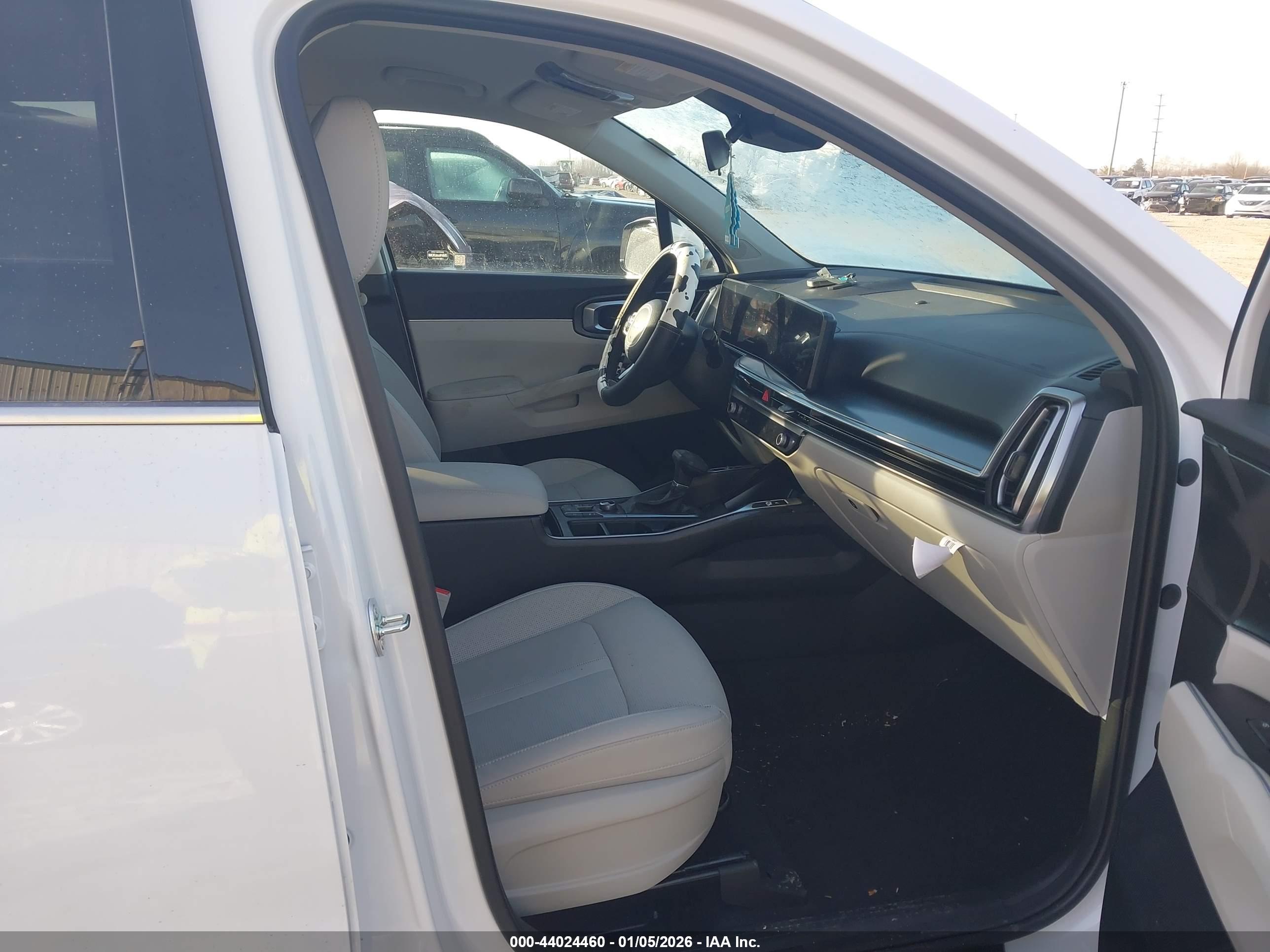 KIA SORENTO image 5
