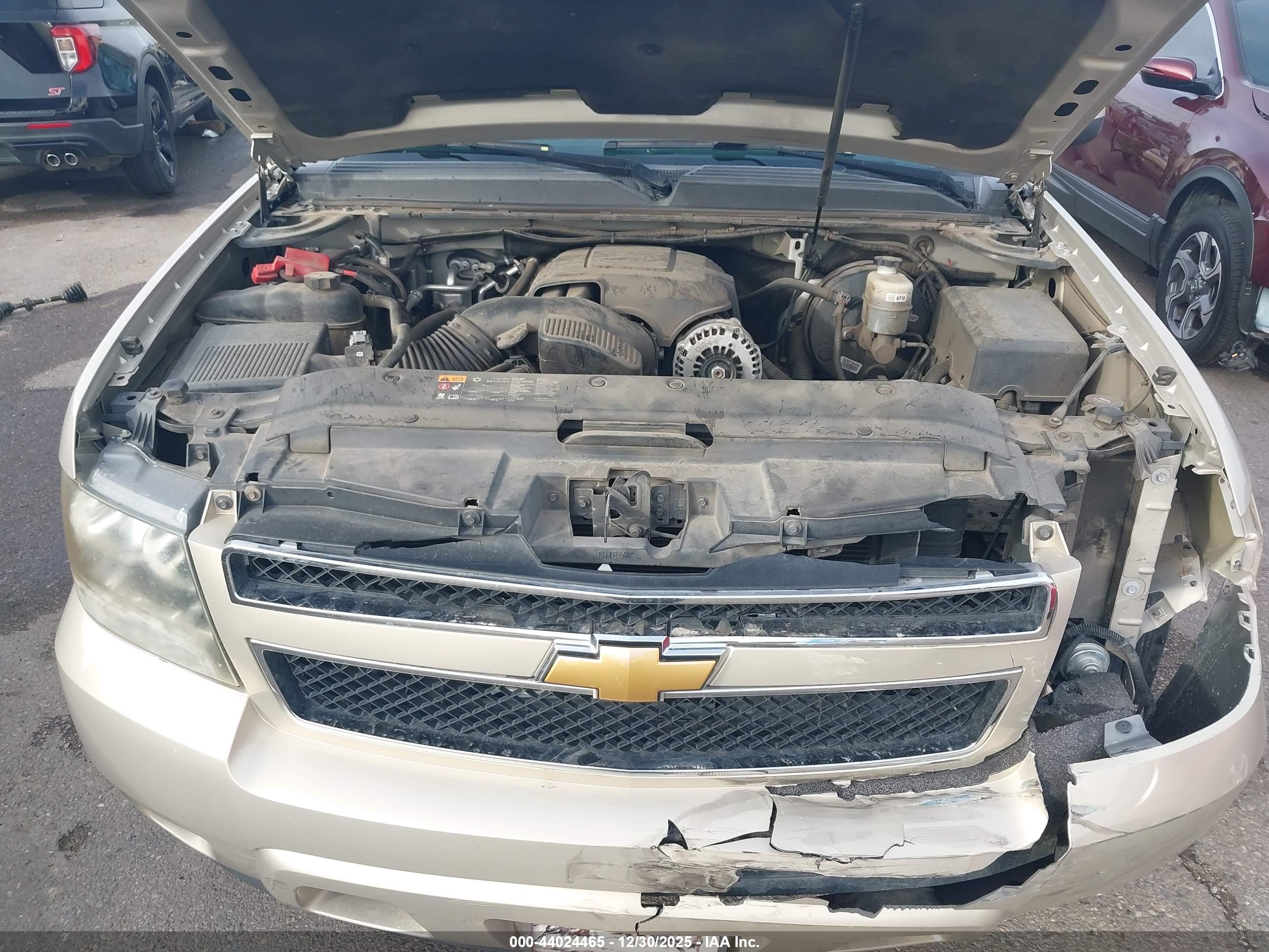 CHEVROLET TAHOE image 10