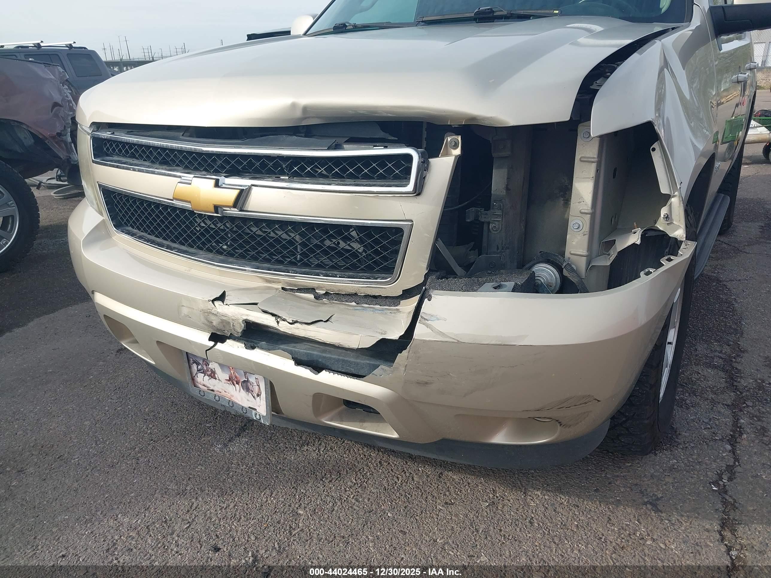 CHEVROLET TAHOE image 6