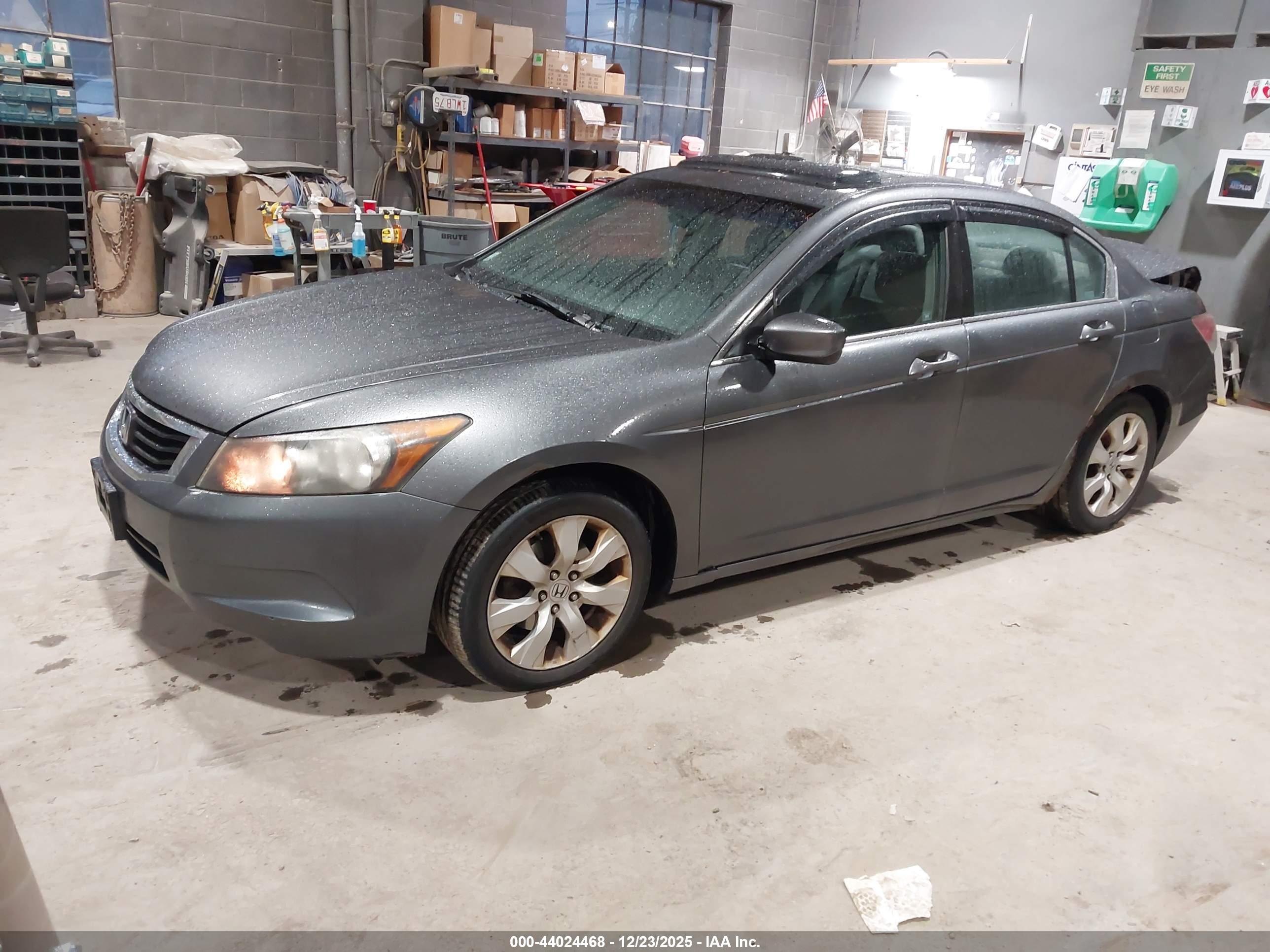 HONDA ACCORD image 2