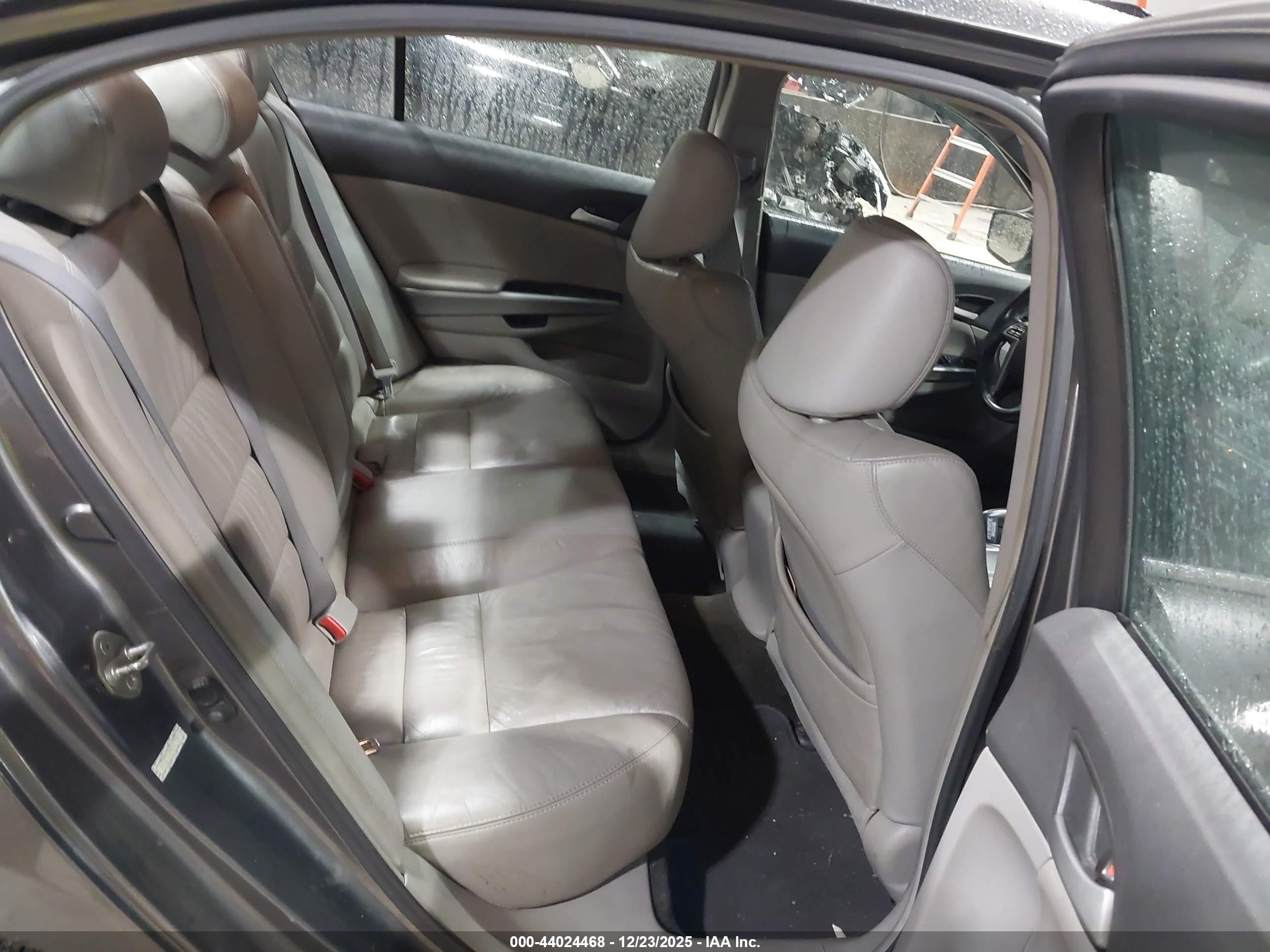 HONDA ACCORD image 8