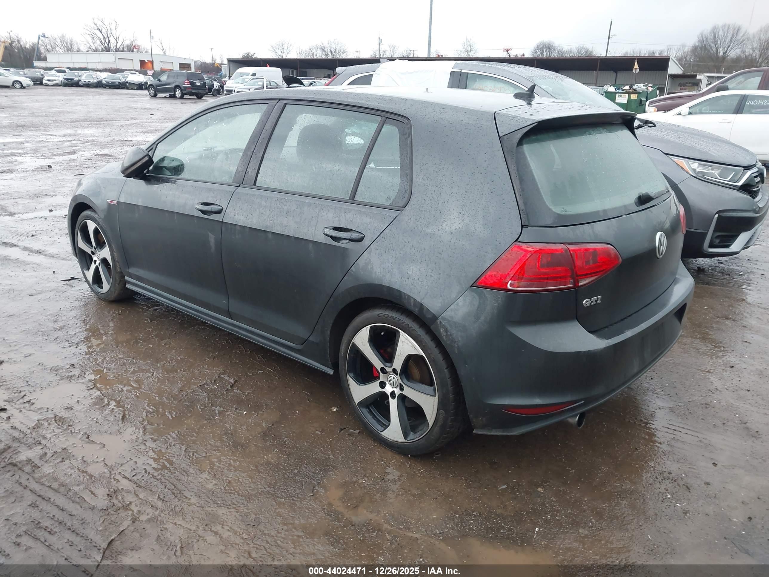 VOLKSWAGEN GOLF image 3
