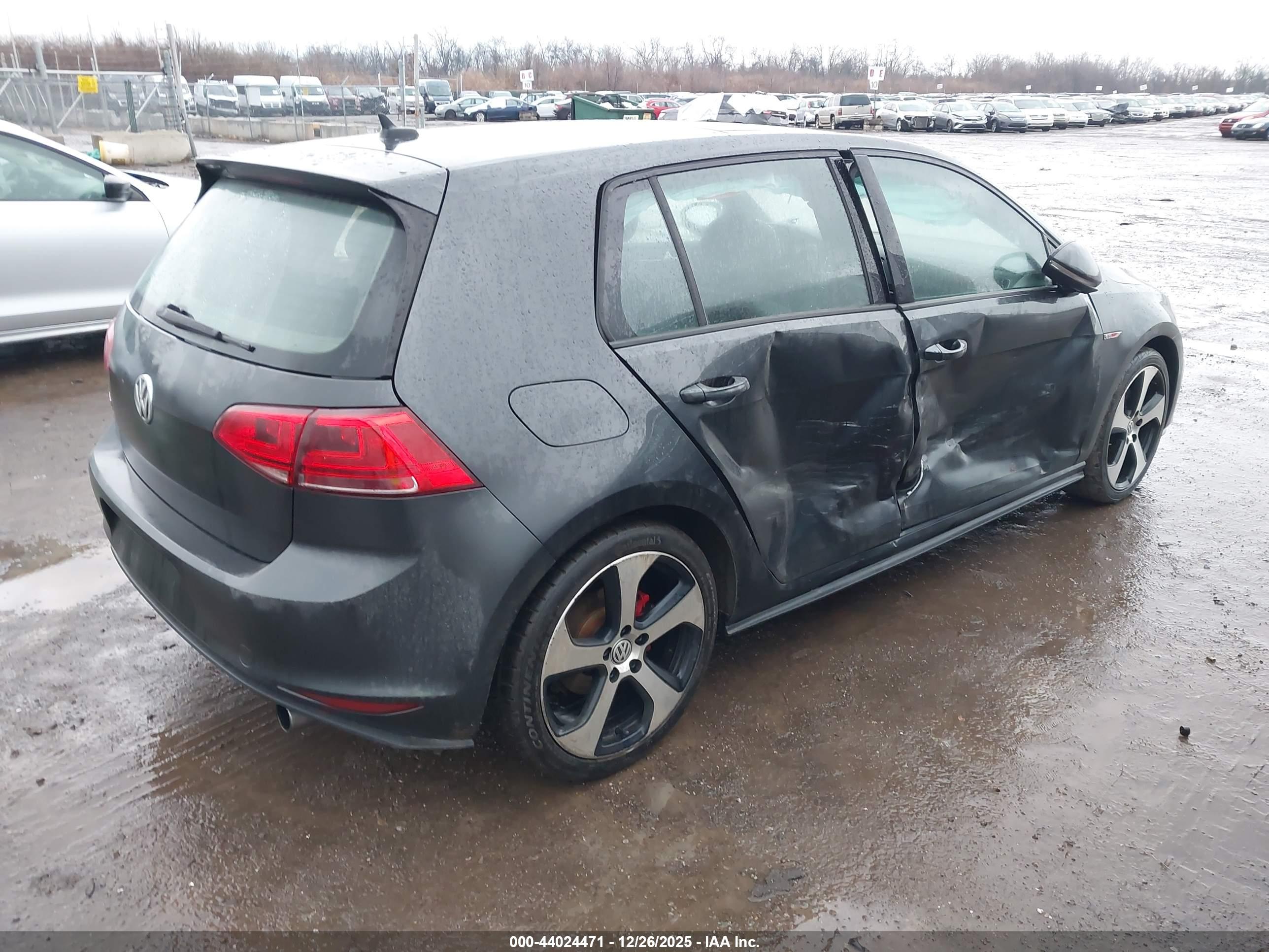 VOLKSWAGEN GOLF image 4