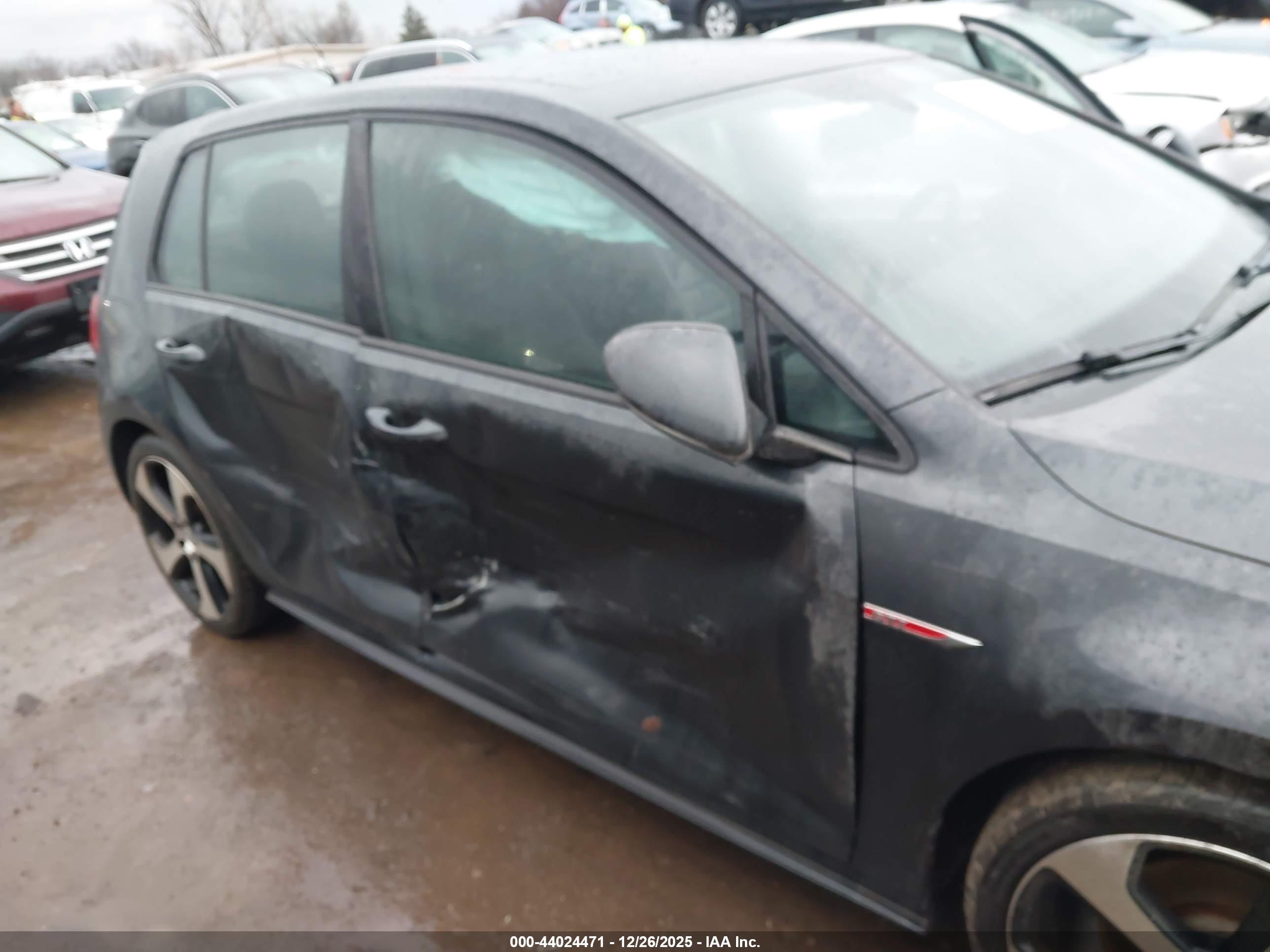 VOLKSWAGEN GOLF image 6