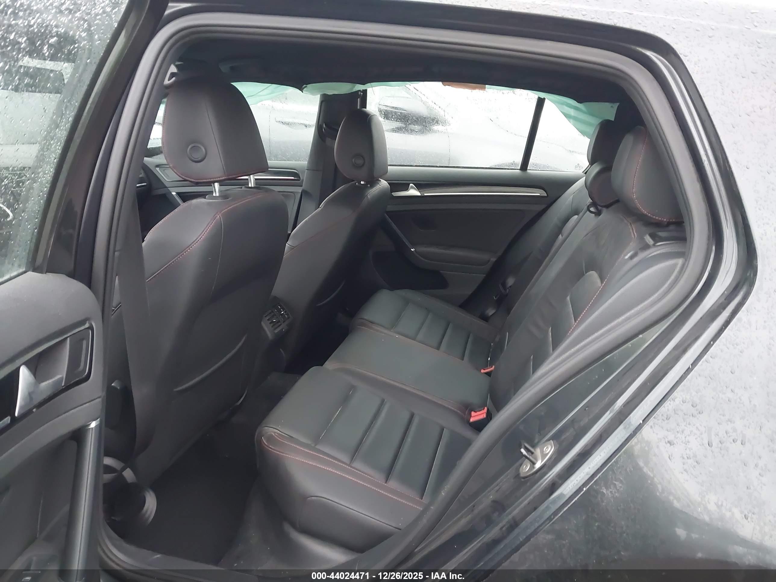 VOLKSWAGEN GOLF image 8