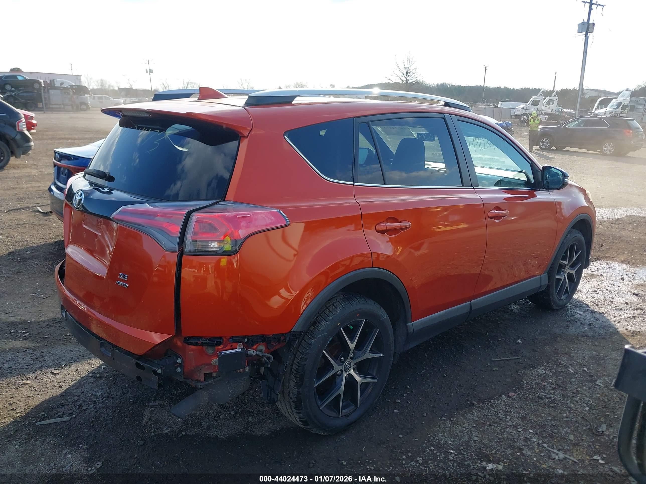TOYOTA RAV4 image 4