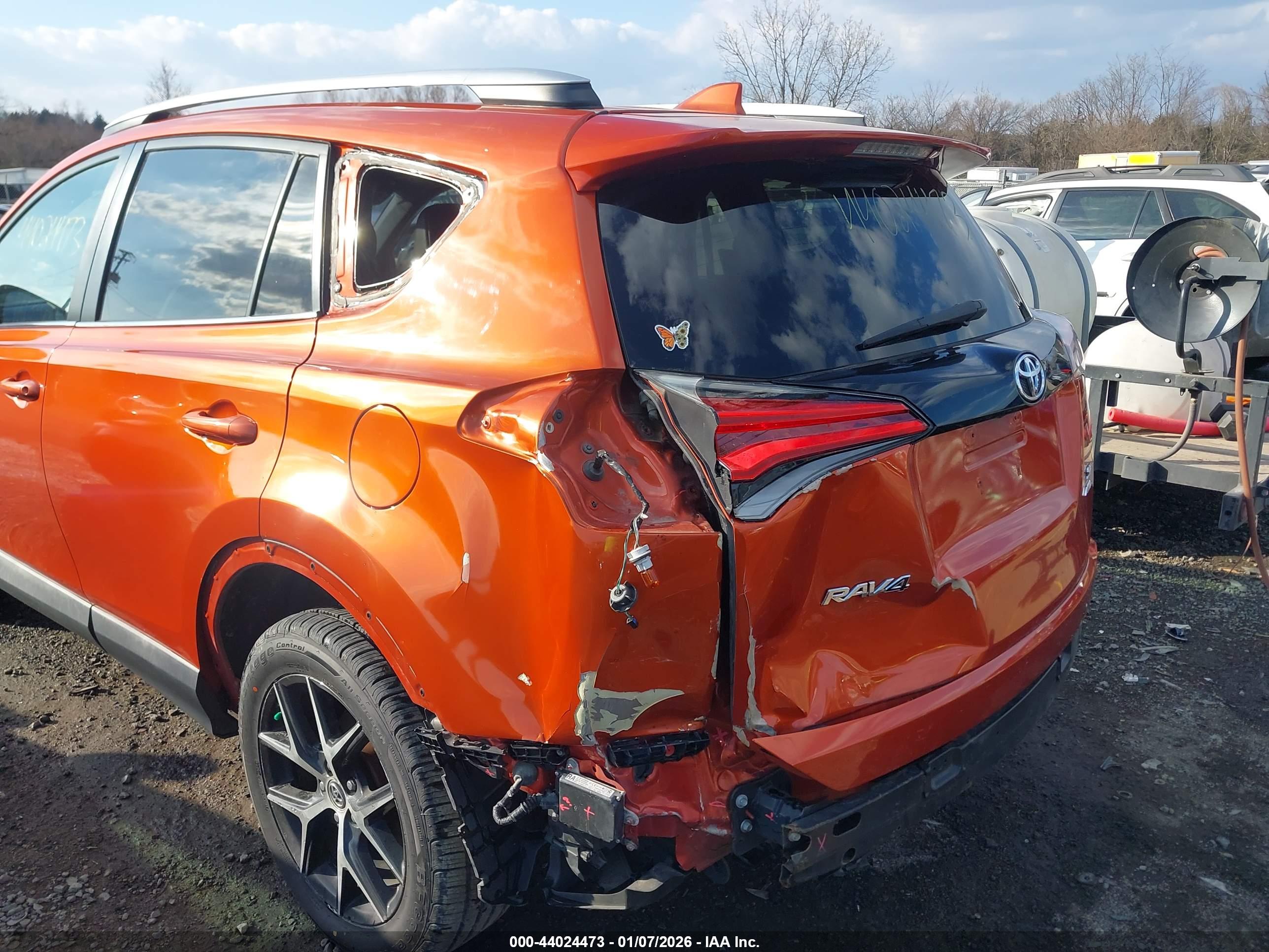 TOYOTA RAV4 image 6