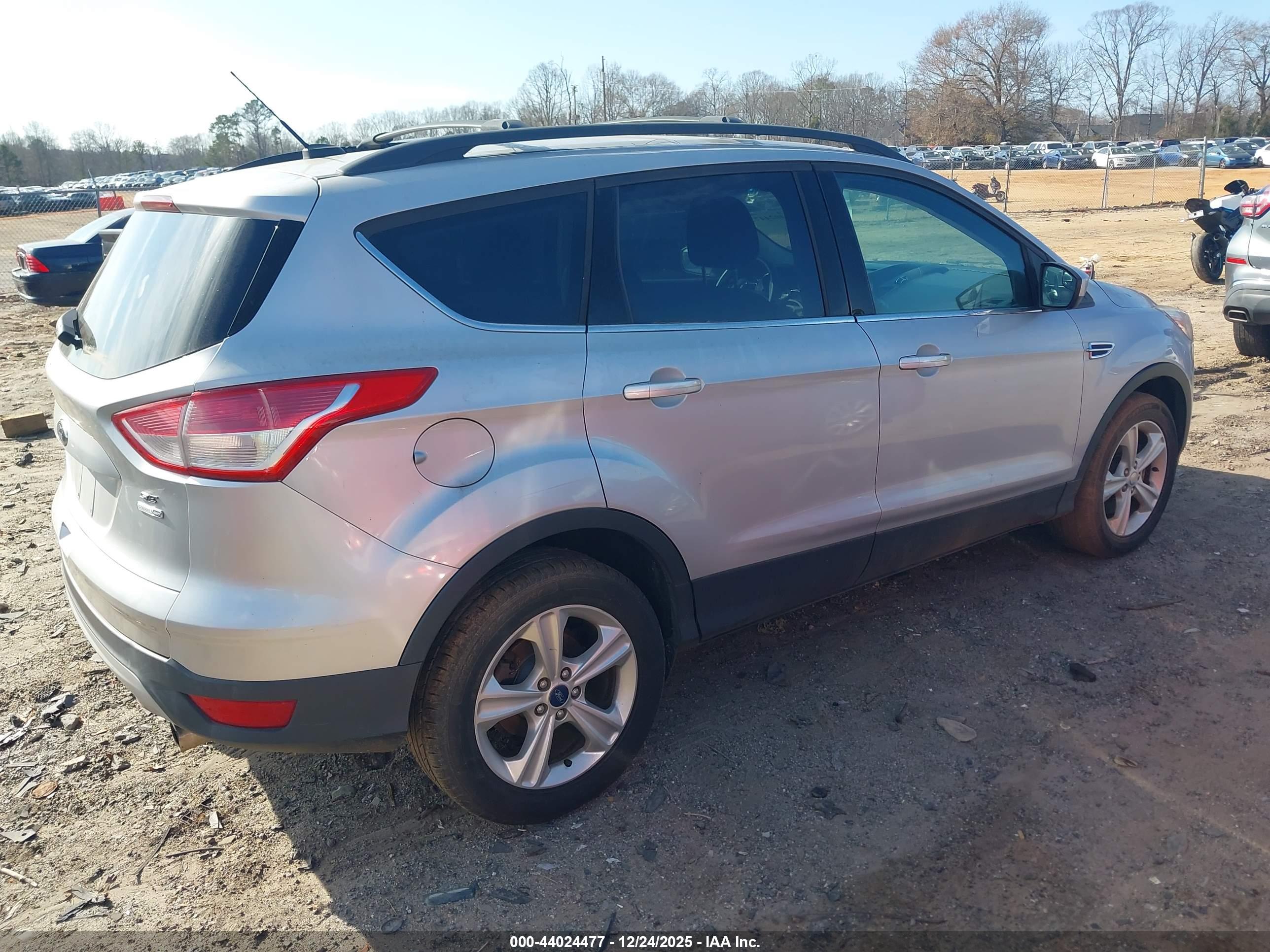 FORD ESCAPE image 4