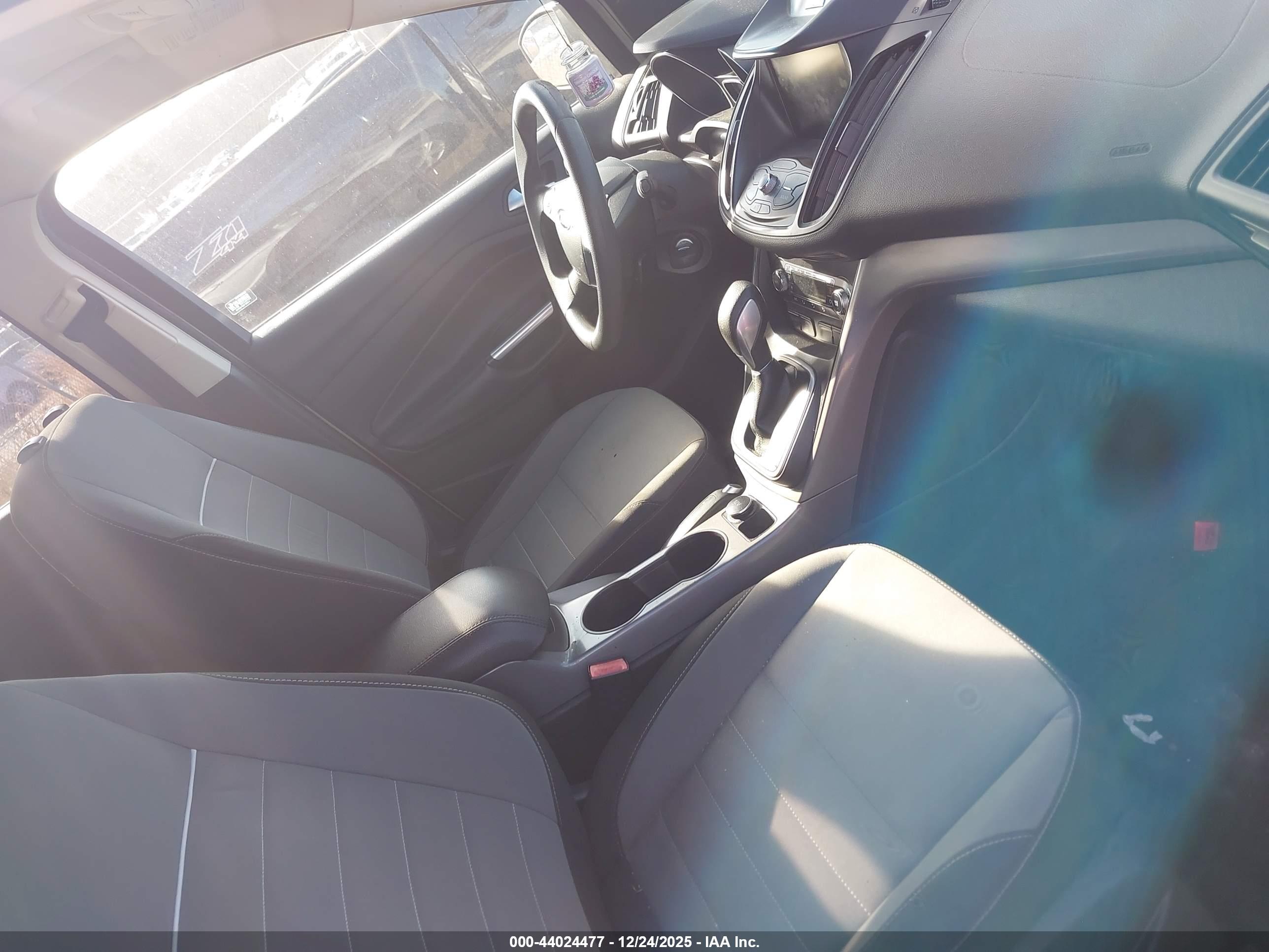 FORD ESCAPE image 5