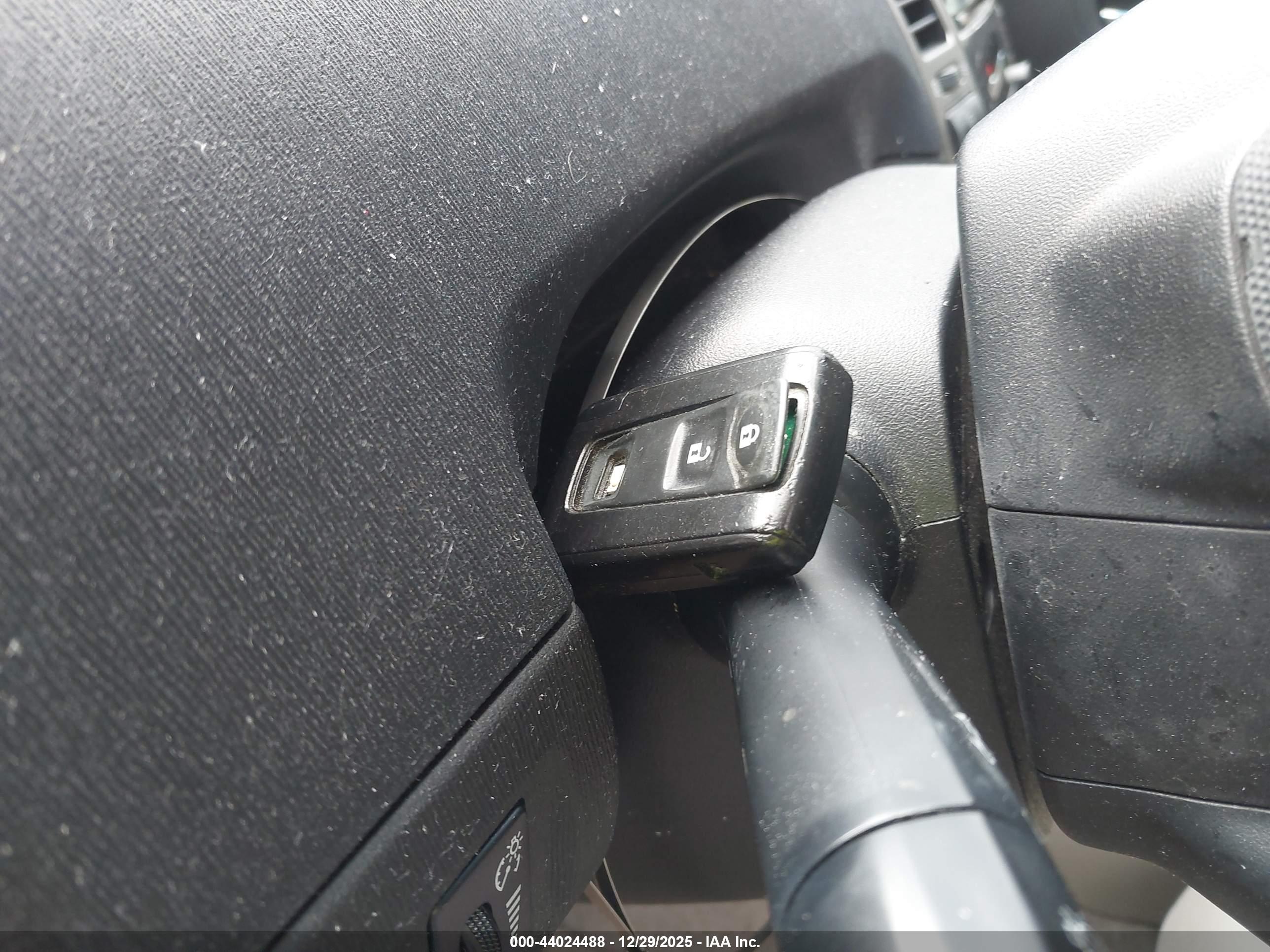 TOYOTA PRIUS image 11