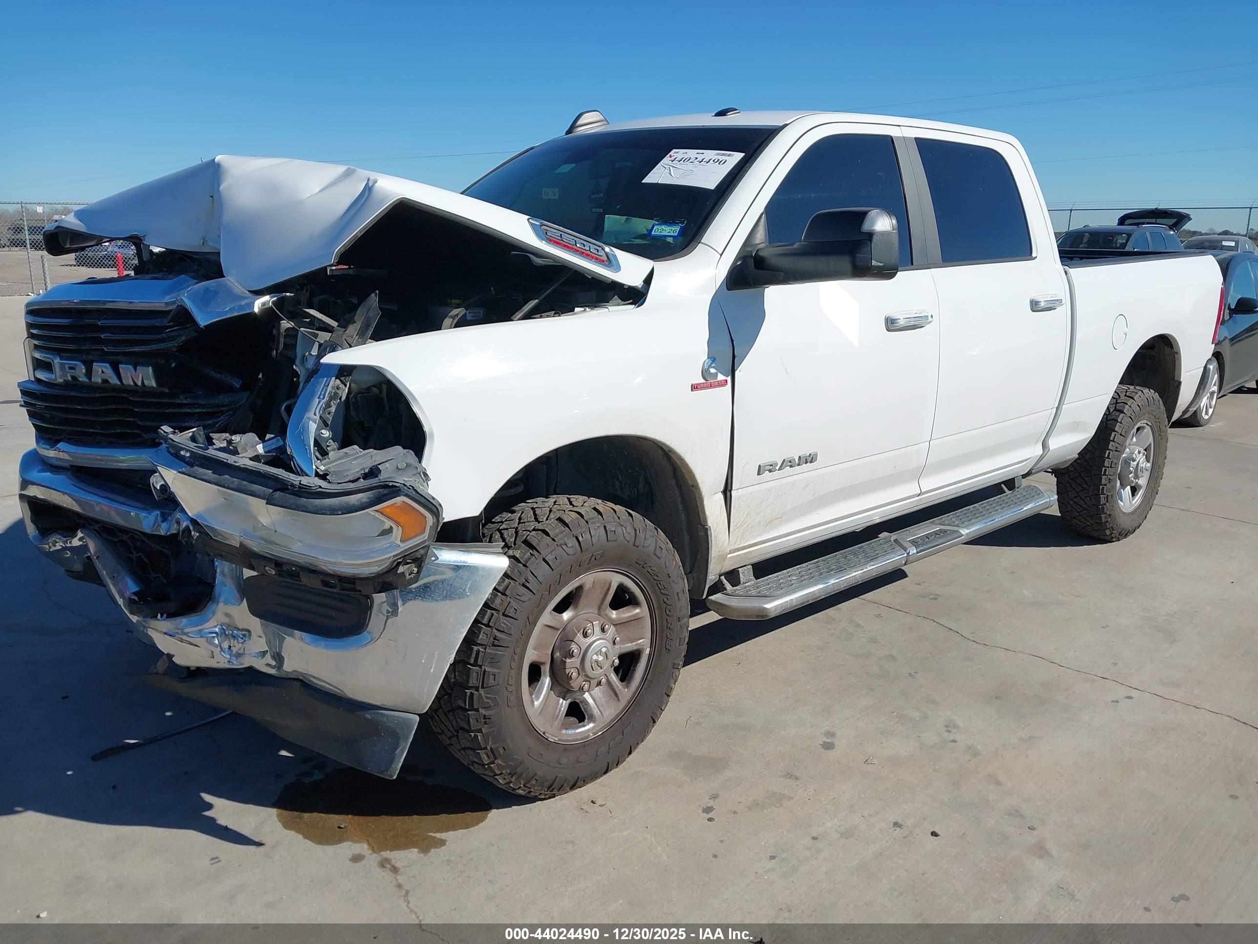 RAM 2500 image 2