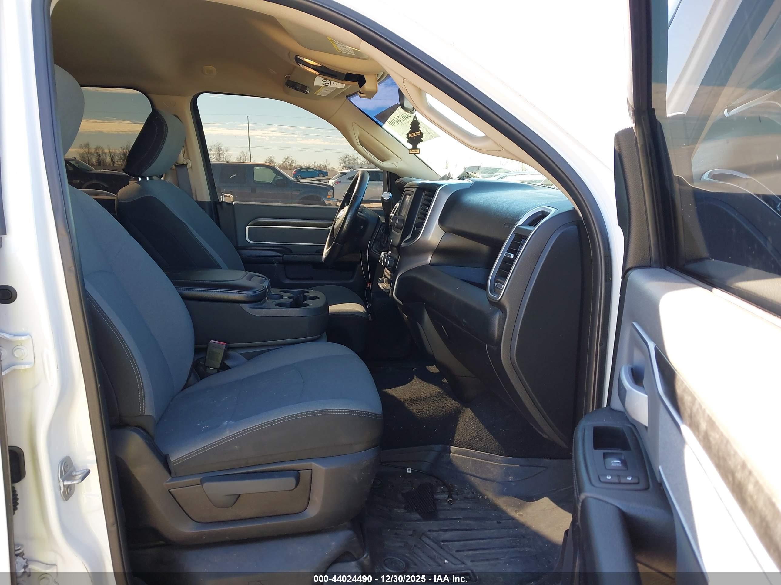 RAM 2500 image 5
