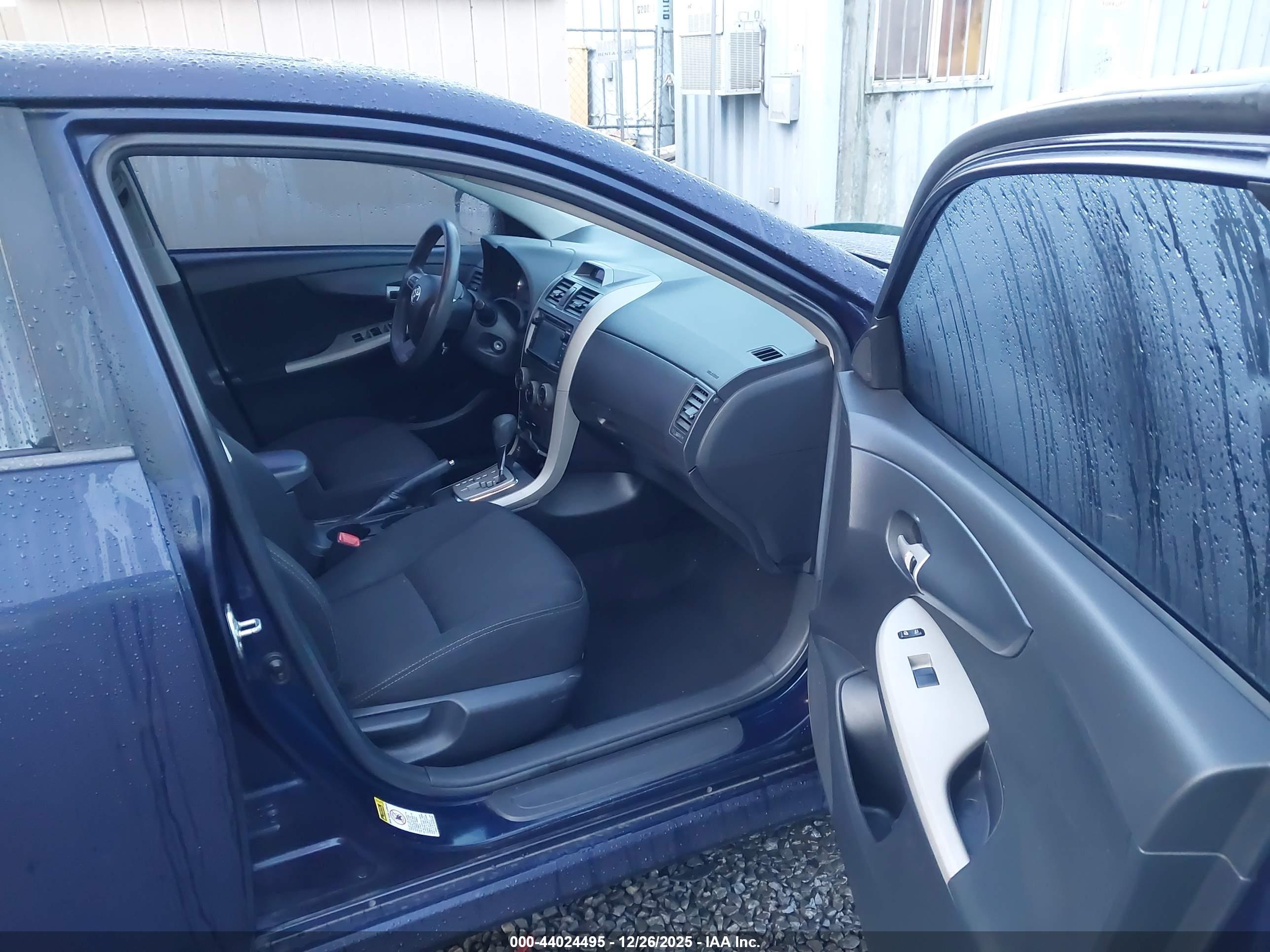 TOYOTA COROLLA image 5
