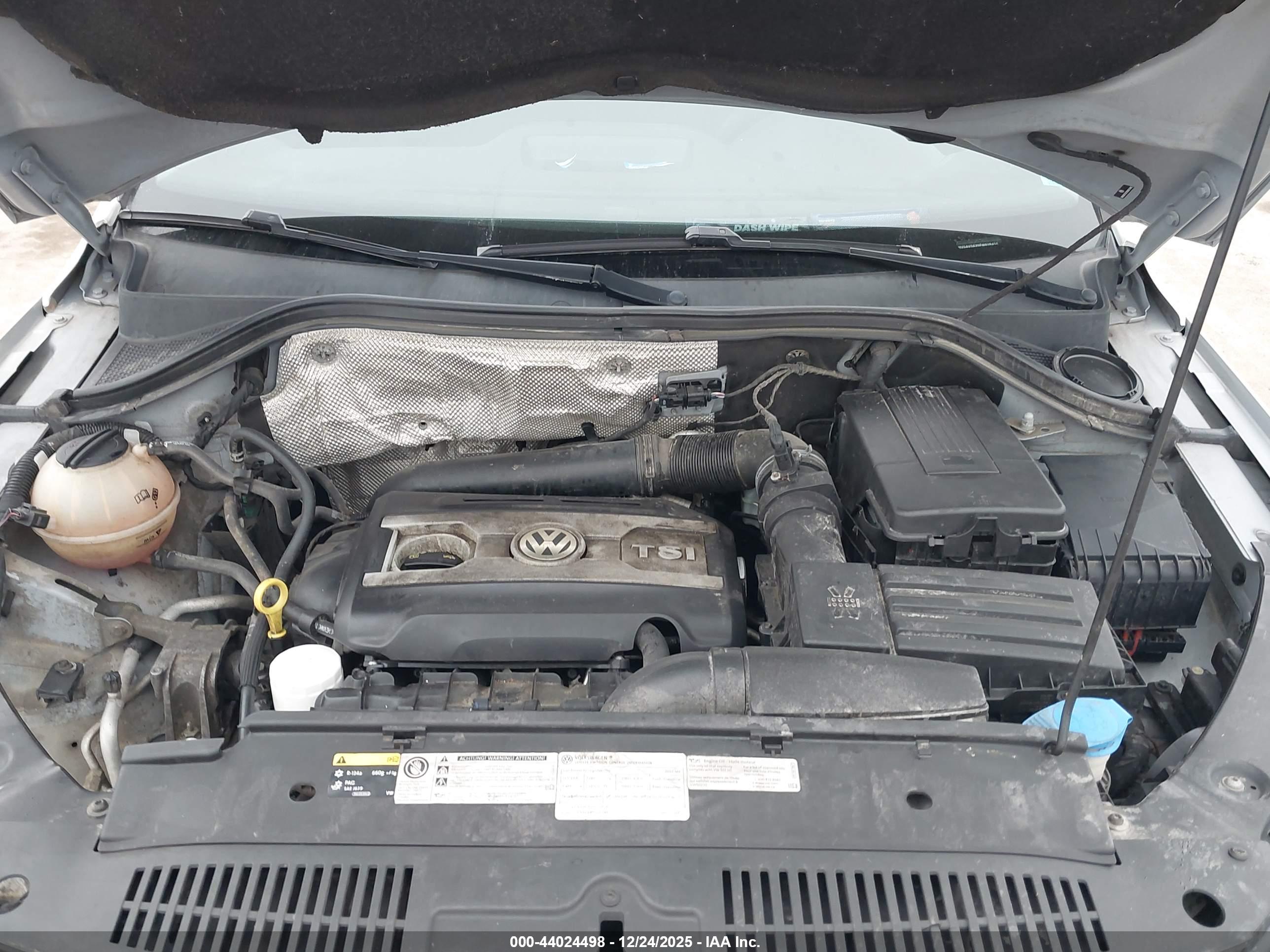VOLKSWAGEN TIGUAN image 10