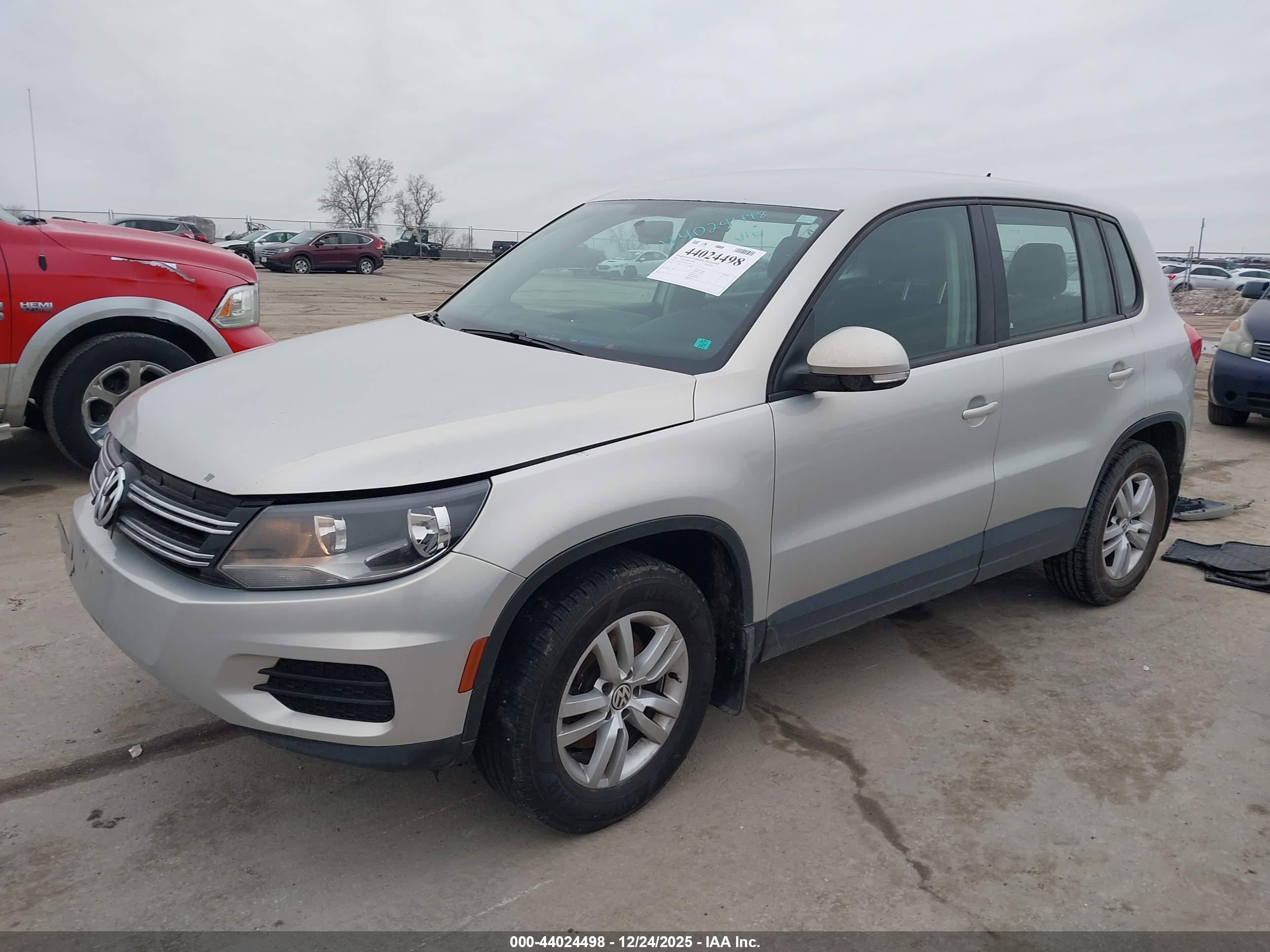 VOLKSWAGEN TIGUAN image 2