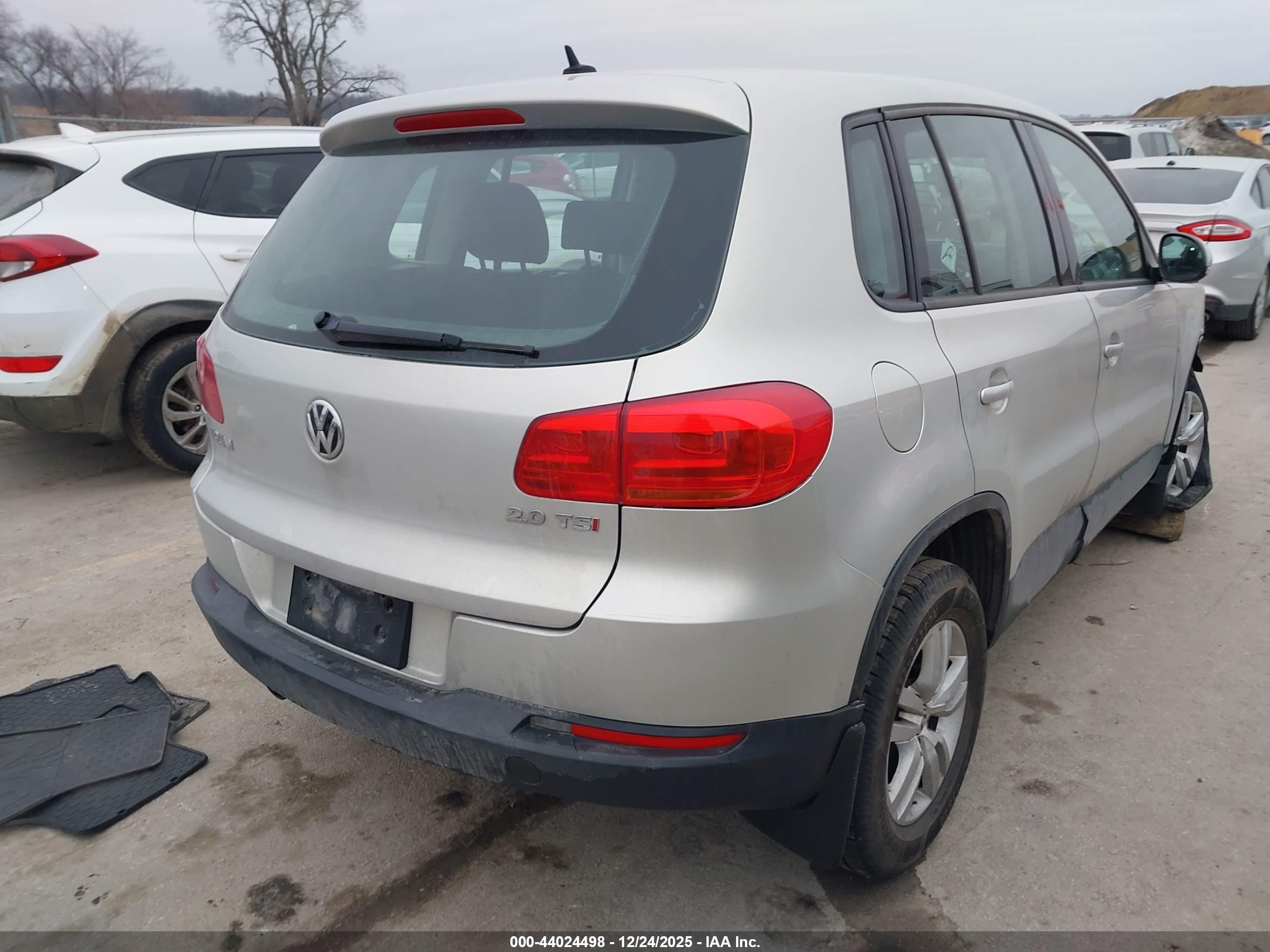 VOLKSWAGEN TIGUAN image 4