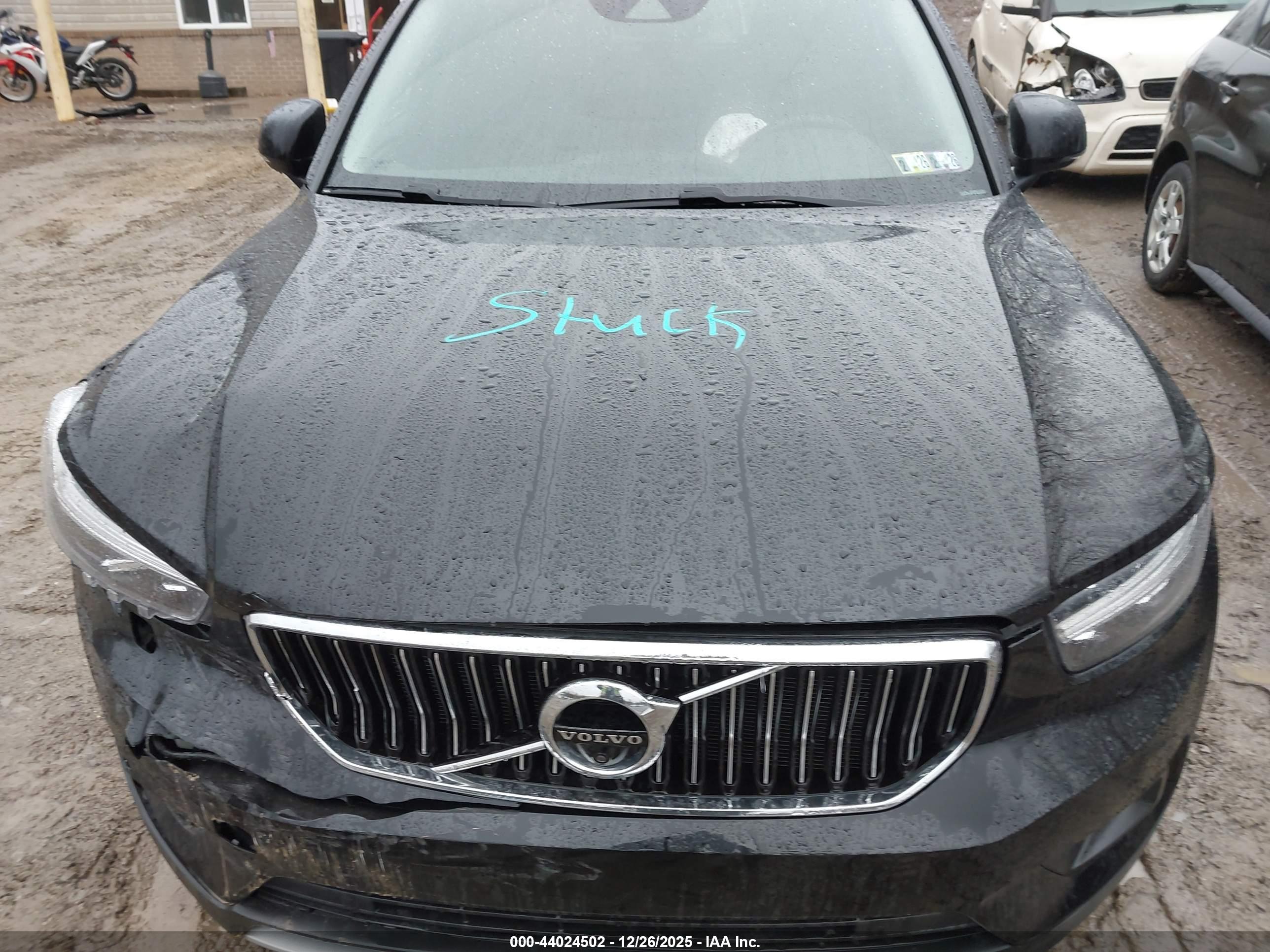 VOLVO XC40 image 10