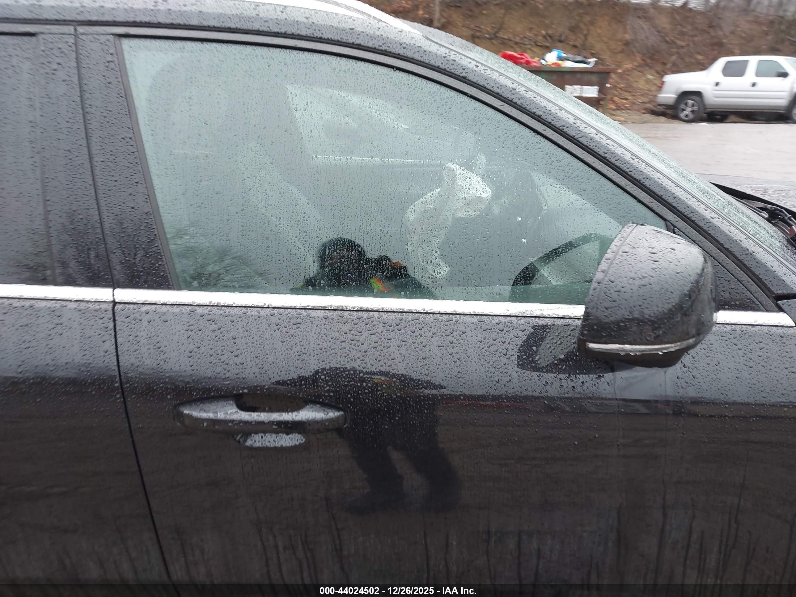 VOLVO XC40 image 5