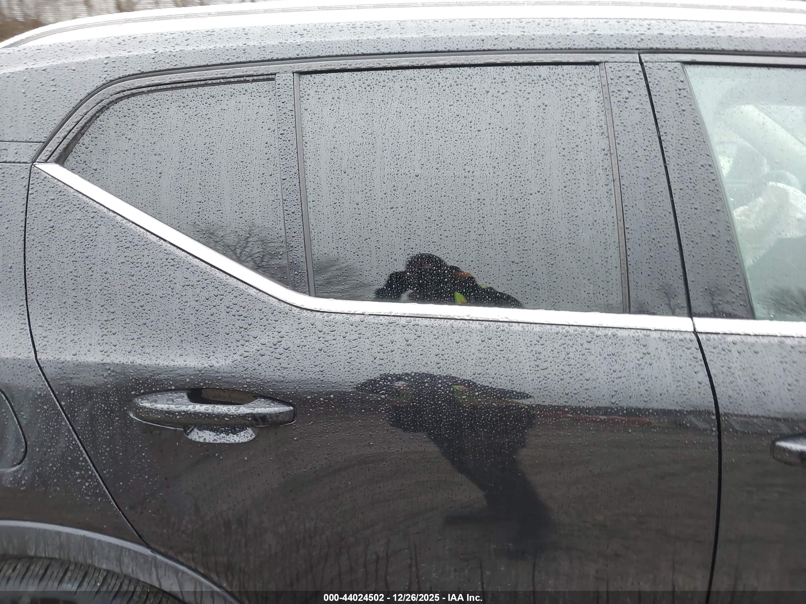 VOLVO XC40 image 8