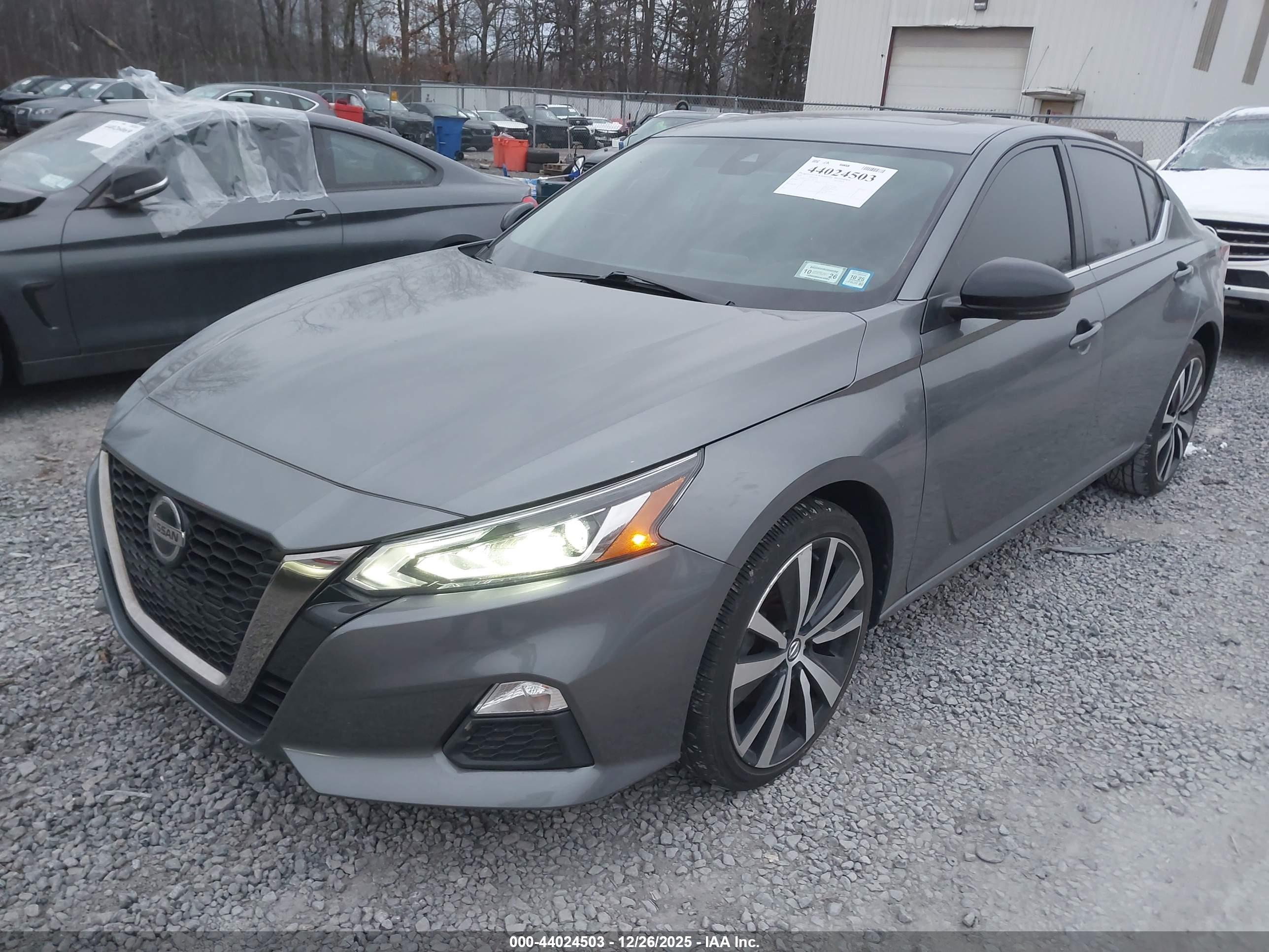 NISSAN ALTIMA image 2