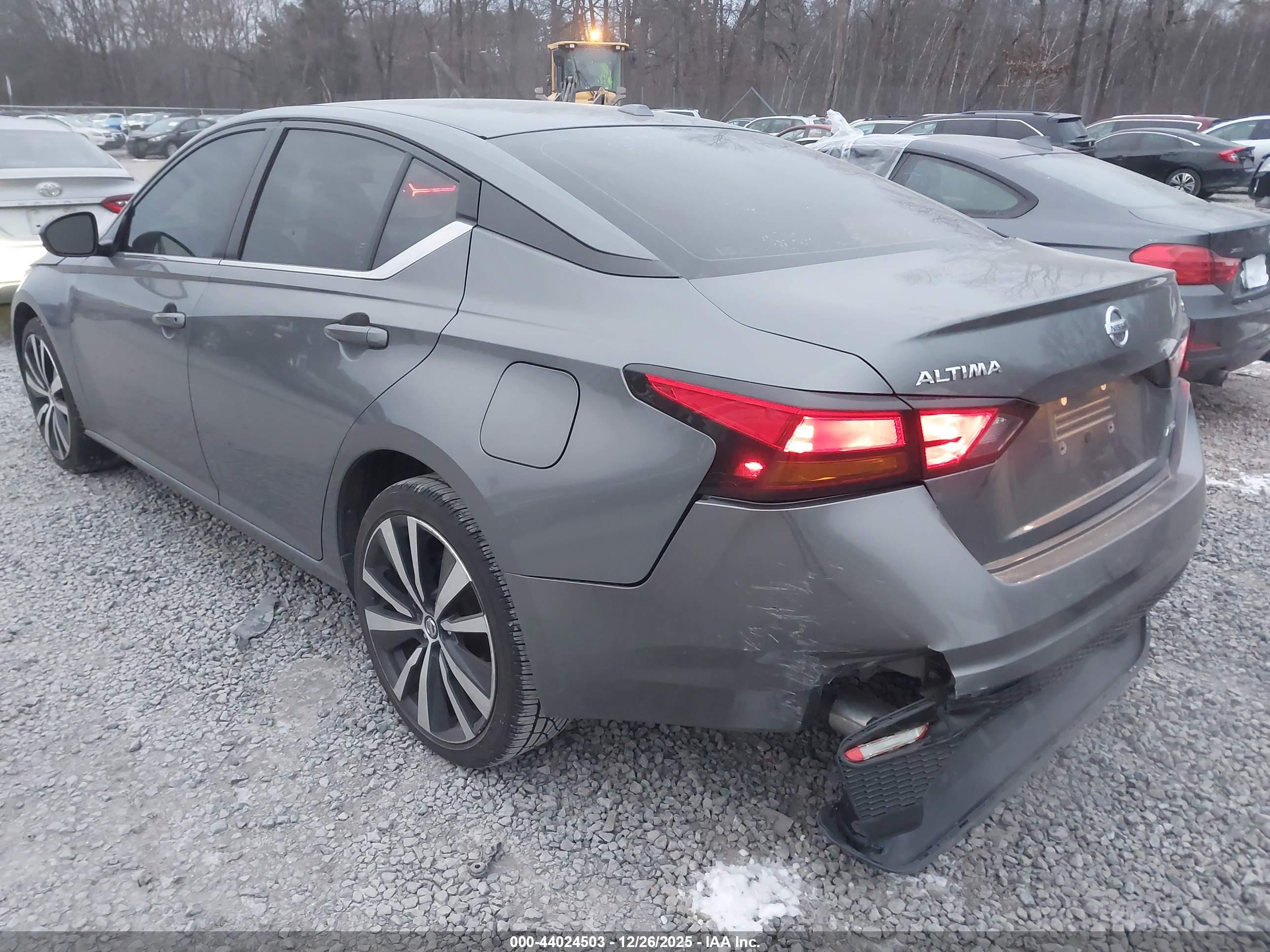 NISSAN ALTIMA image 3