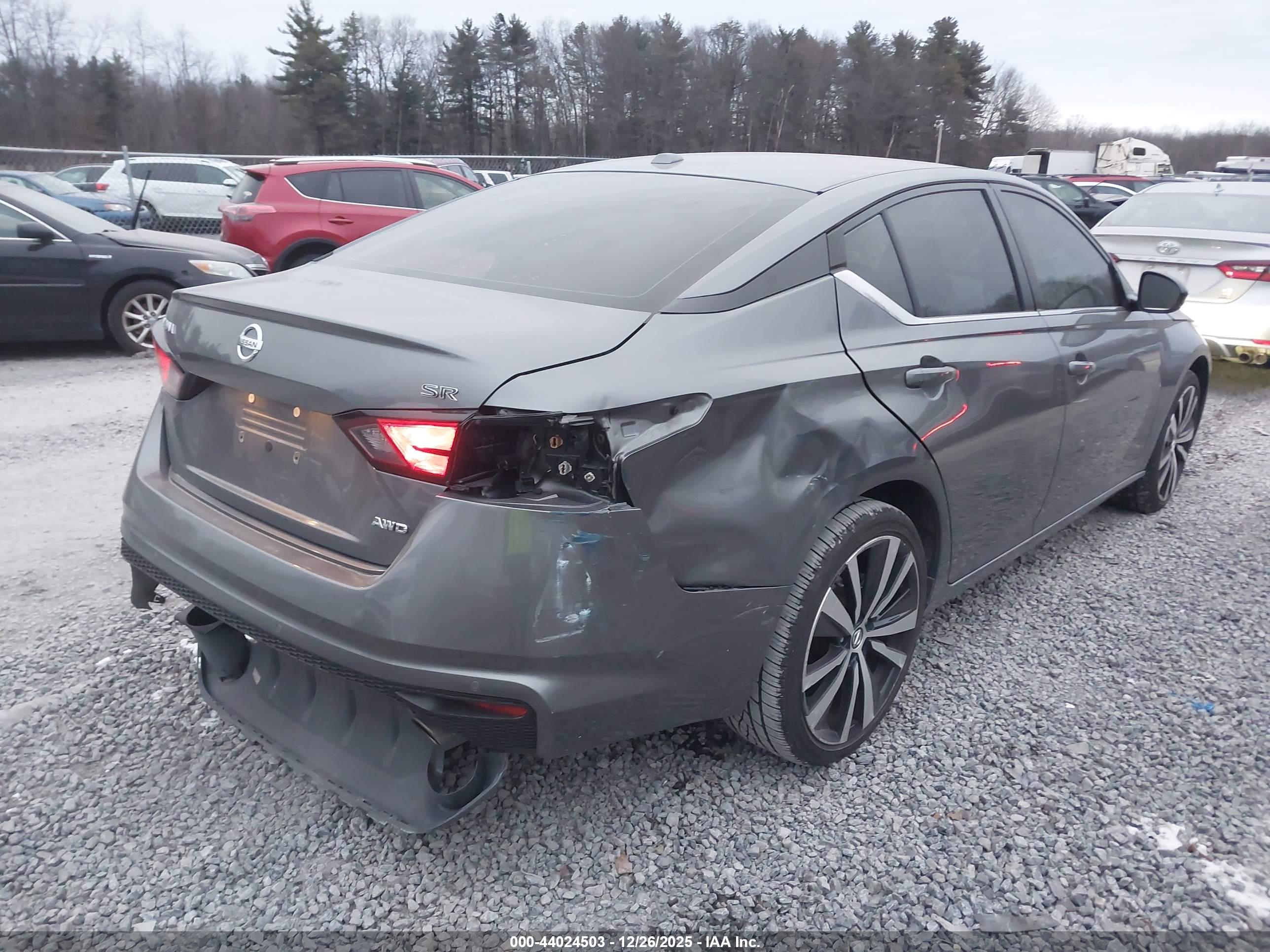 NISSAN ALTIMA image 4